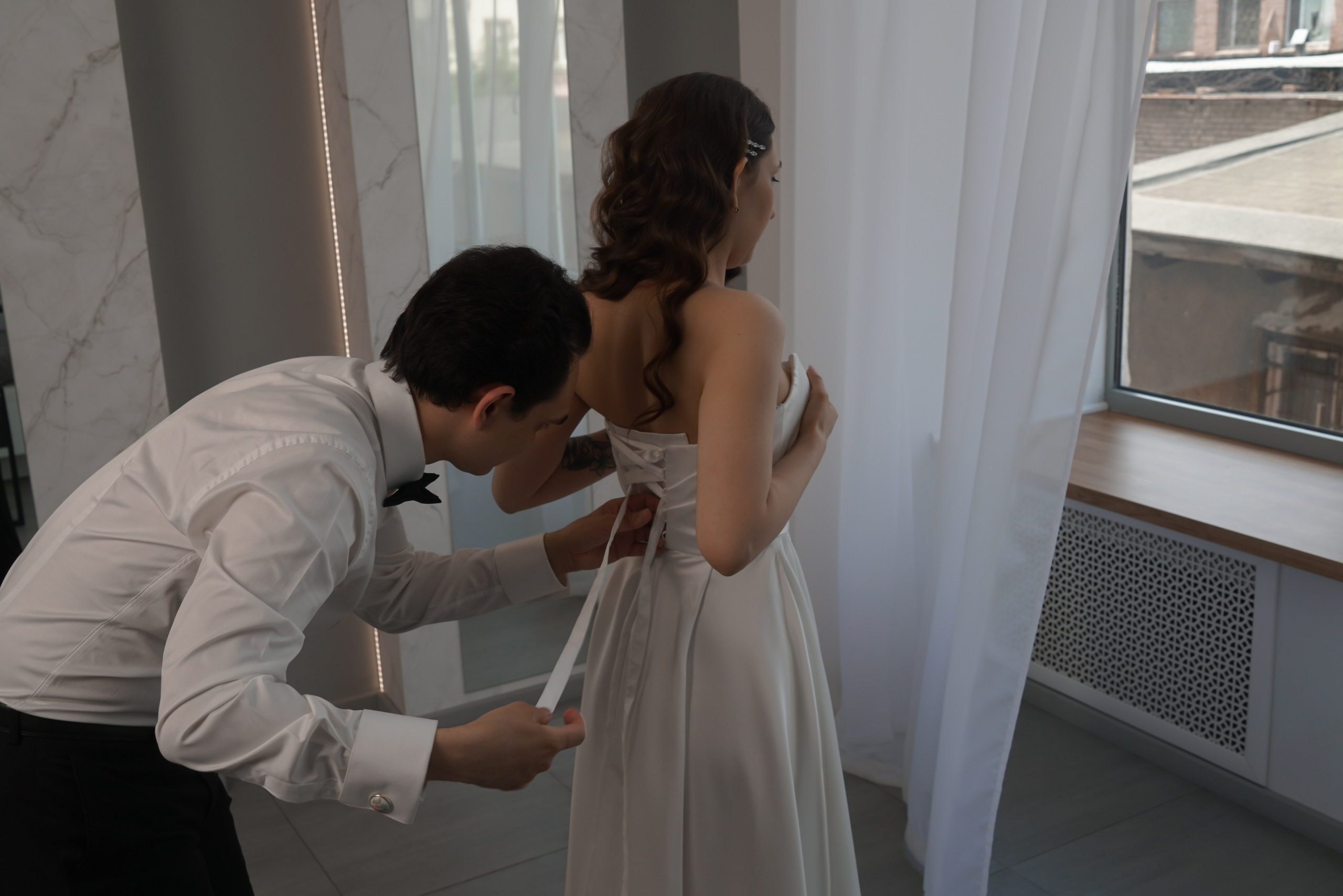 Классические утренние сборы жениха и невесты. Свадебный, семейный и контент фотограф в Санкт- Петербурге Елена Грие