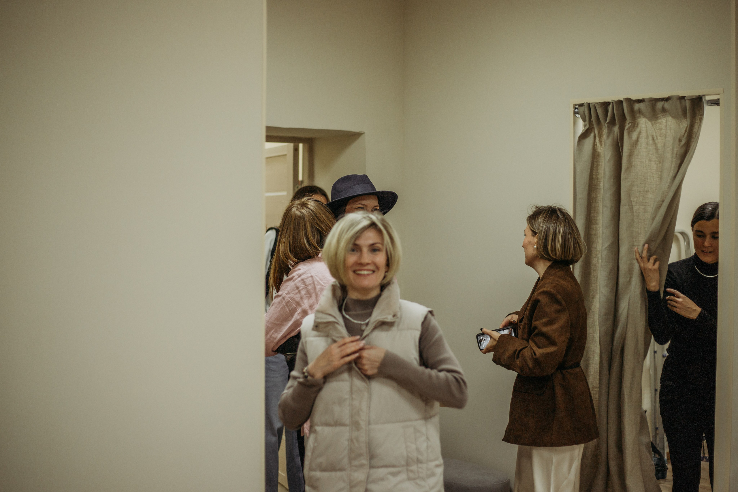 Презентация газеты «Глубокий смысл». Венера Гайн. Репортажный фотограф  Тюмень. Обучение фотографии с 0