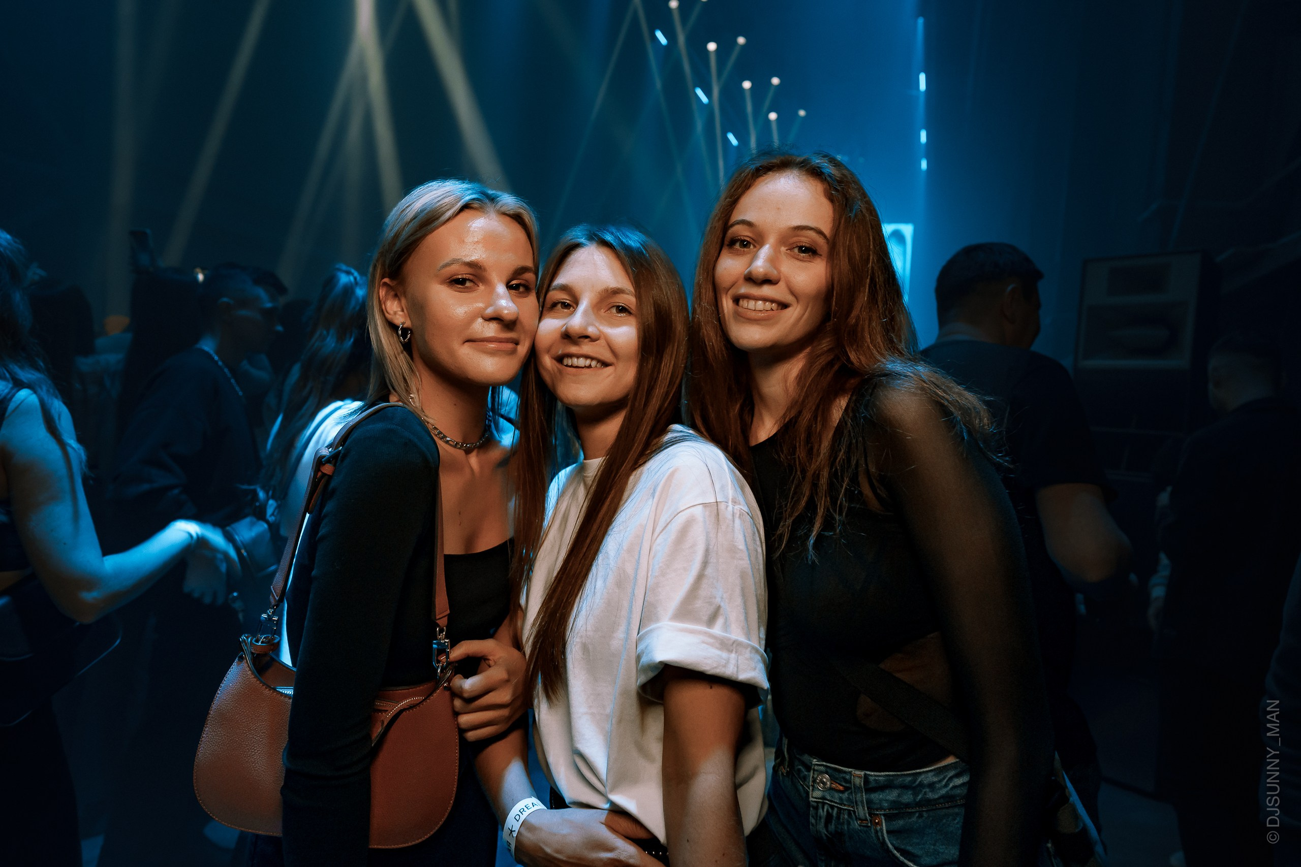 Metro Gorkovskaya ЦЕХ. Sunnyman