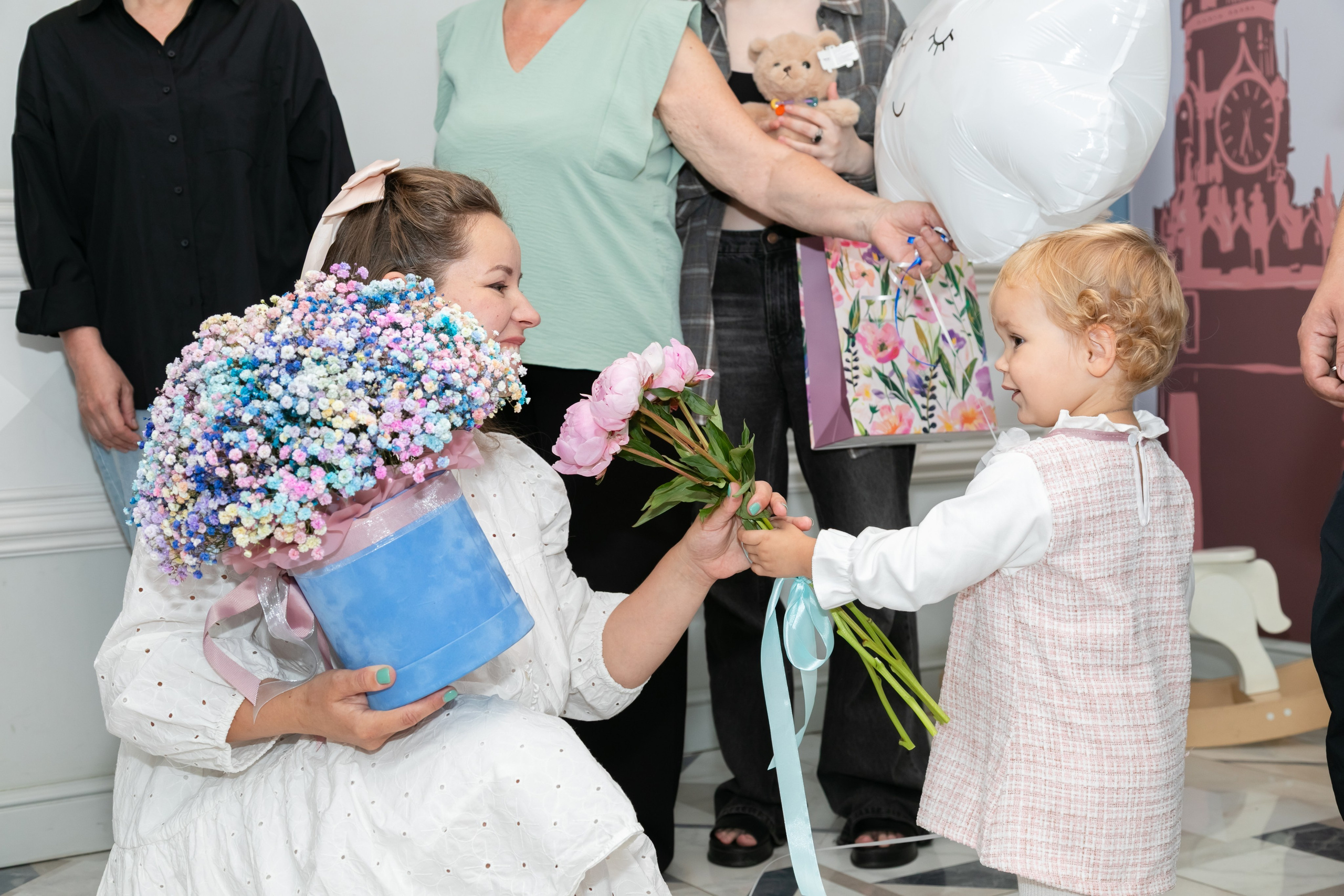 Съемка выписки из роддома 7 ГКБ Юдино Москва. Фотосъемка выписки из роддома в Москве, заказать фотографа на выписку ньюборн съемка в роддоме newborn фотограф в Юдино