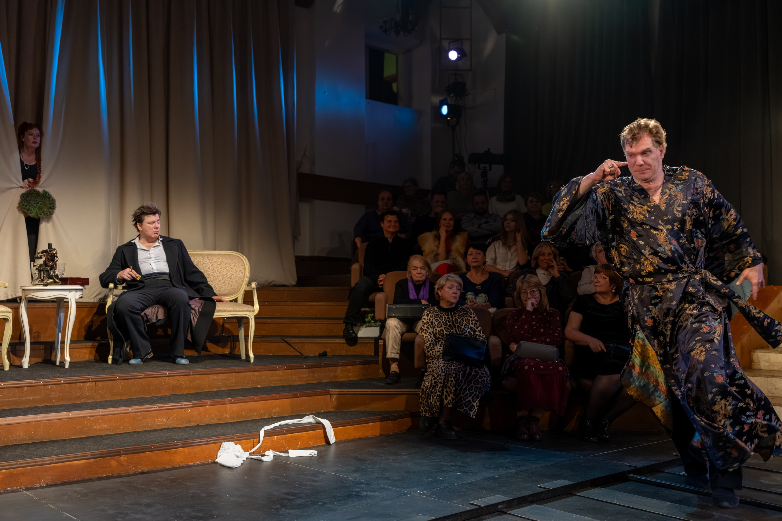 Театр Сфера: Гнездо перелётных птиц (100-й спекталь). Сайт фотографа Сергея Абрамова