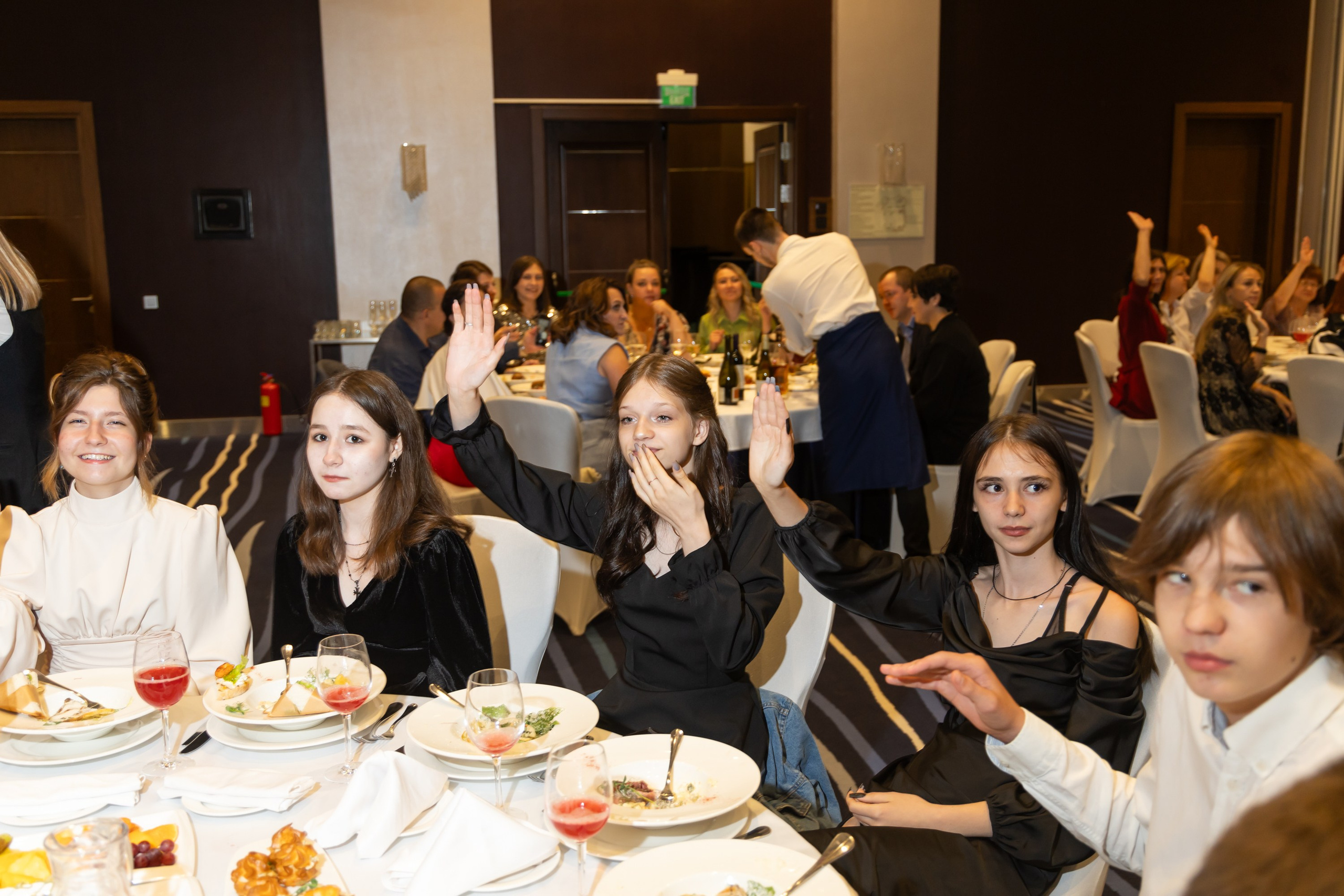 Radisson Blu выпускной 2024. Фотограф свадебный, репортажный, индивидуальный, фото для маркетплейсов, брендов, автосалонов