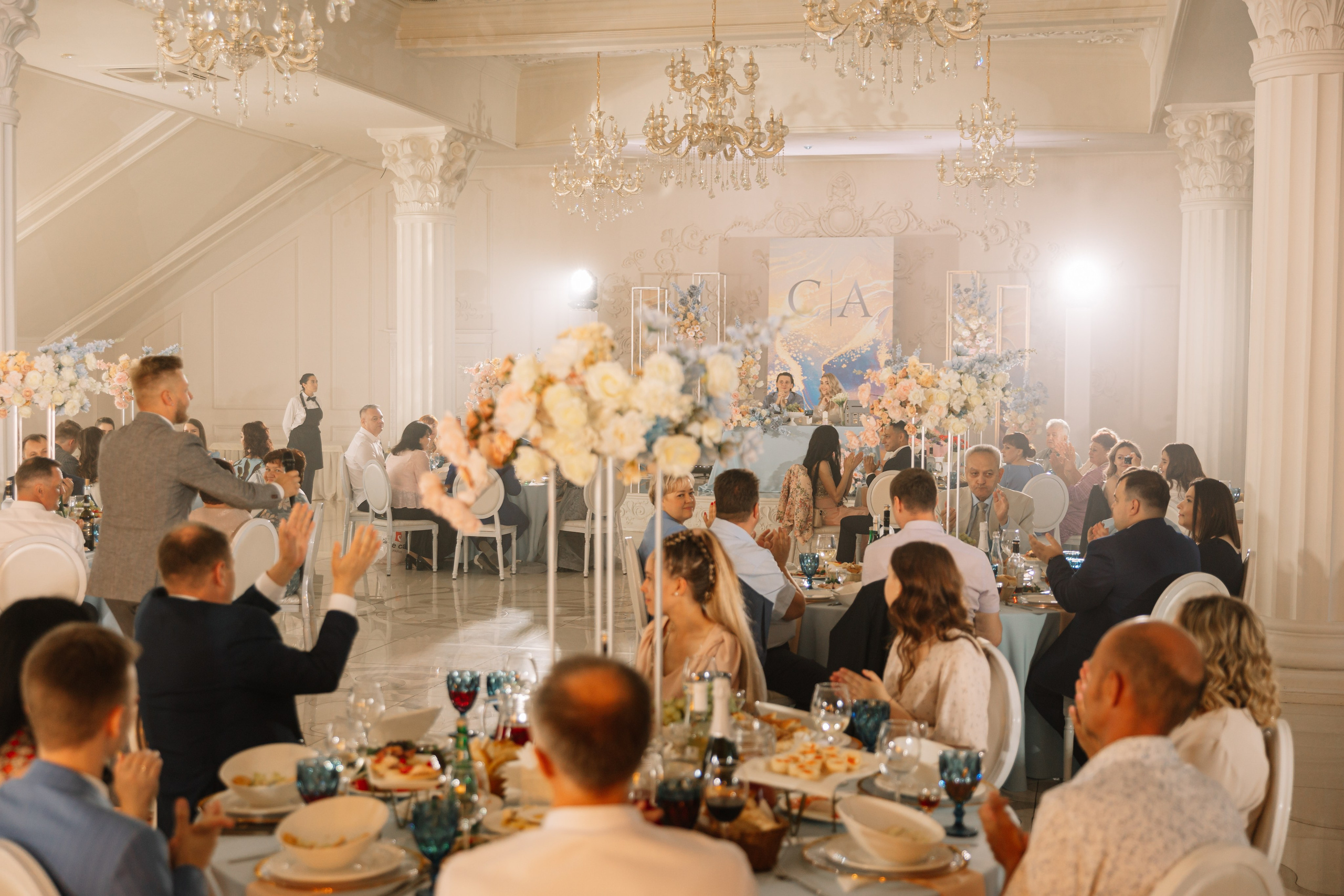 Банкет в Даймонд. Свет на свадьбу Нижний Новгород Friends Rent