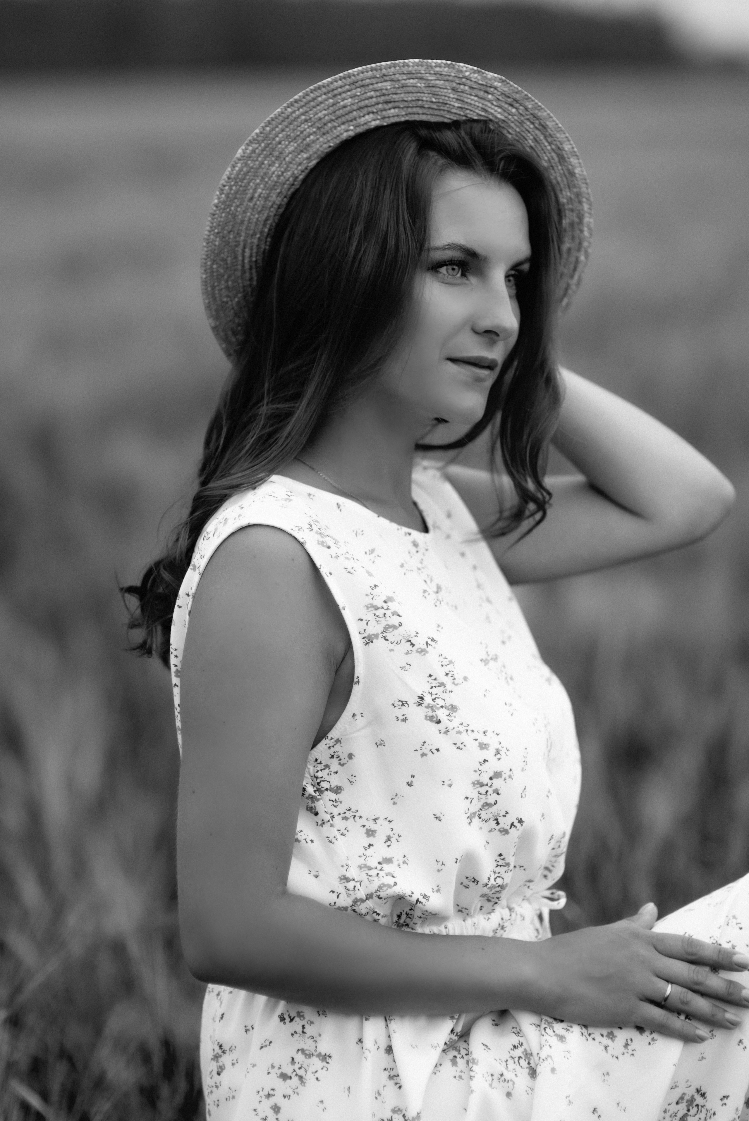 Семейная фотосессия в полях). Свадебный фотограф Тюмень Анастасия Битная