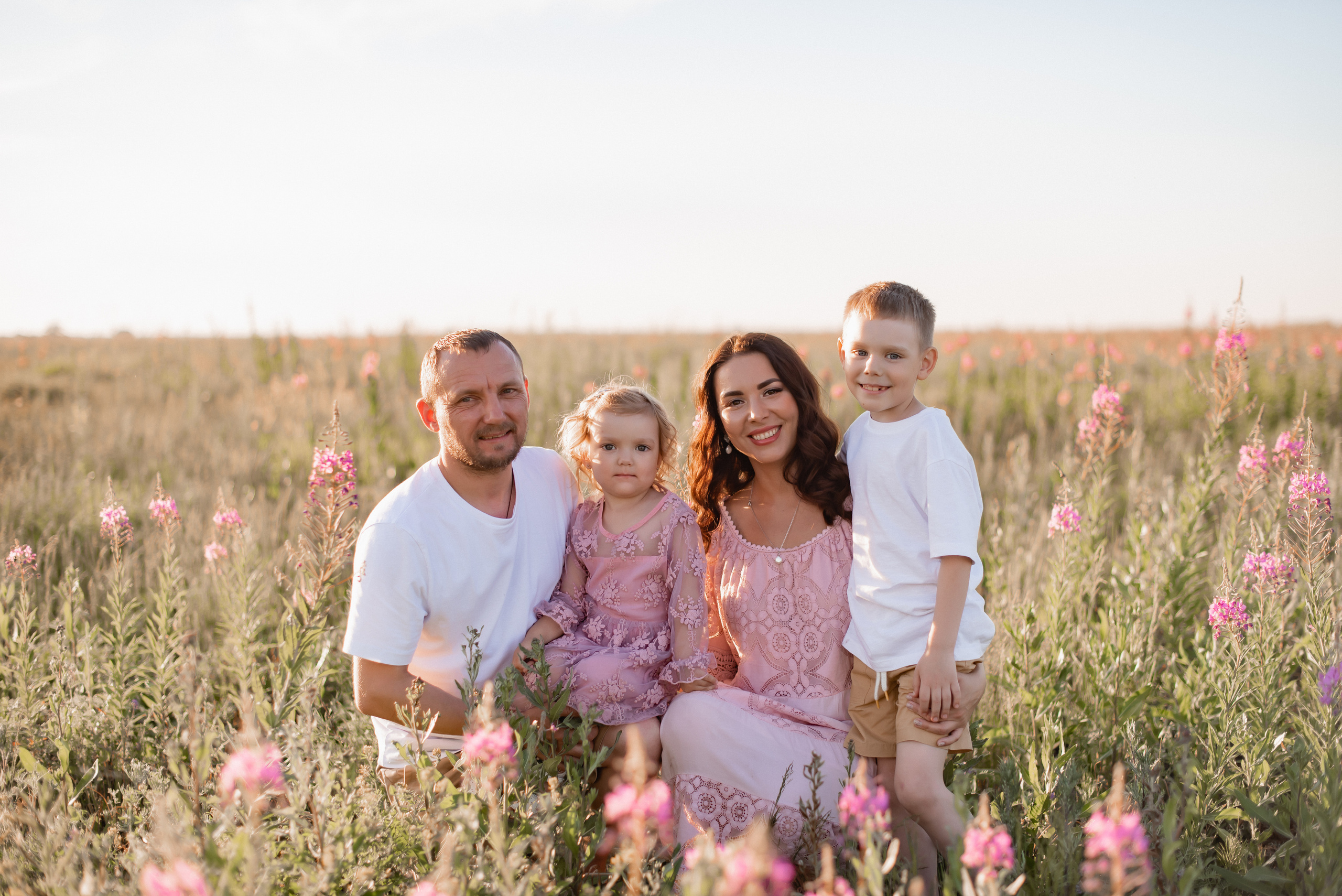 В цветущих полях. Свадебный фотограф Тюмень Анастасия Битная