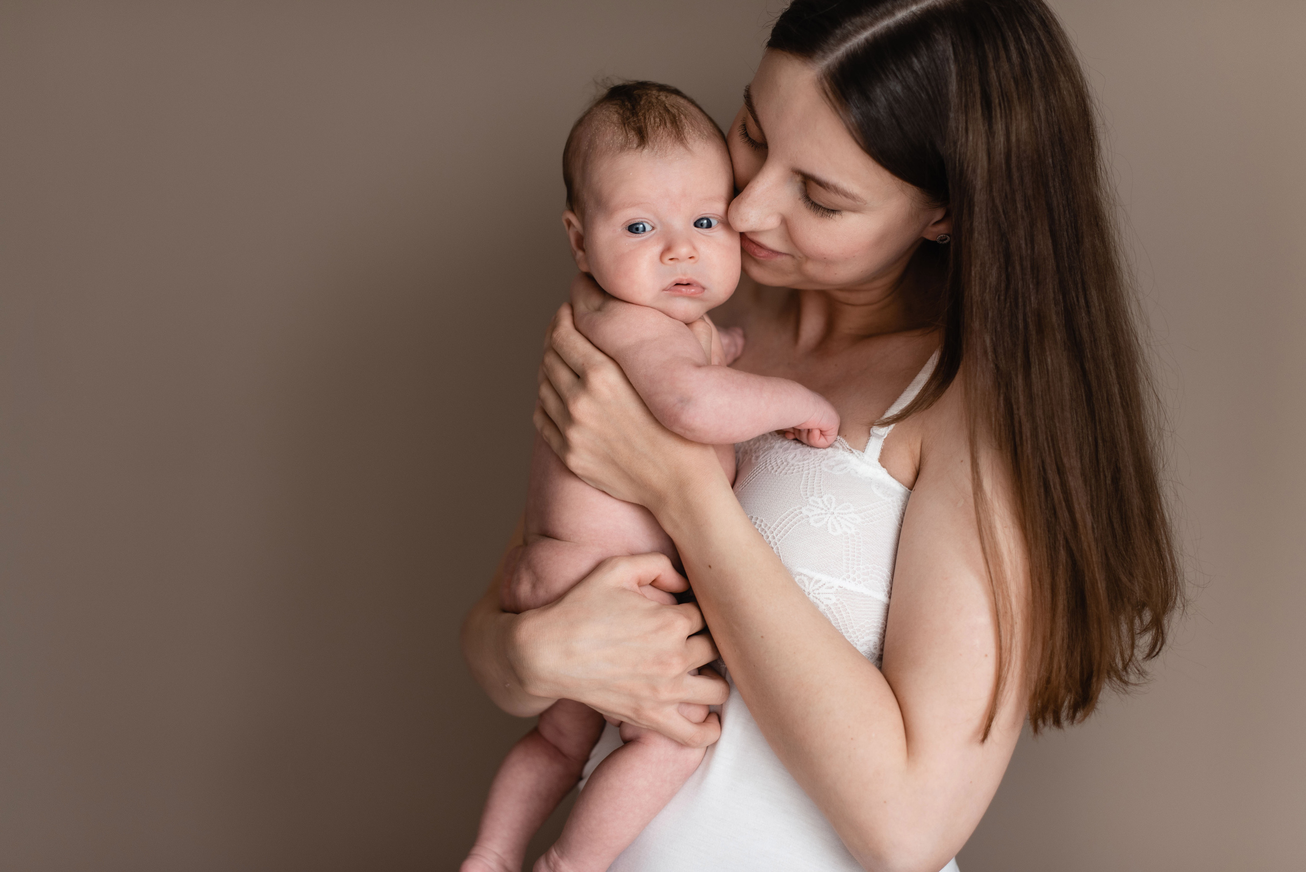 Домашняя съемка с новорожденным малышом дома. Свадебный фотограф Тюмень Анастасия Битная