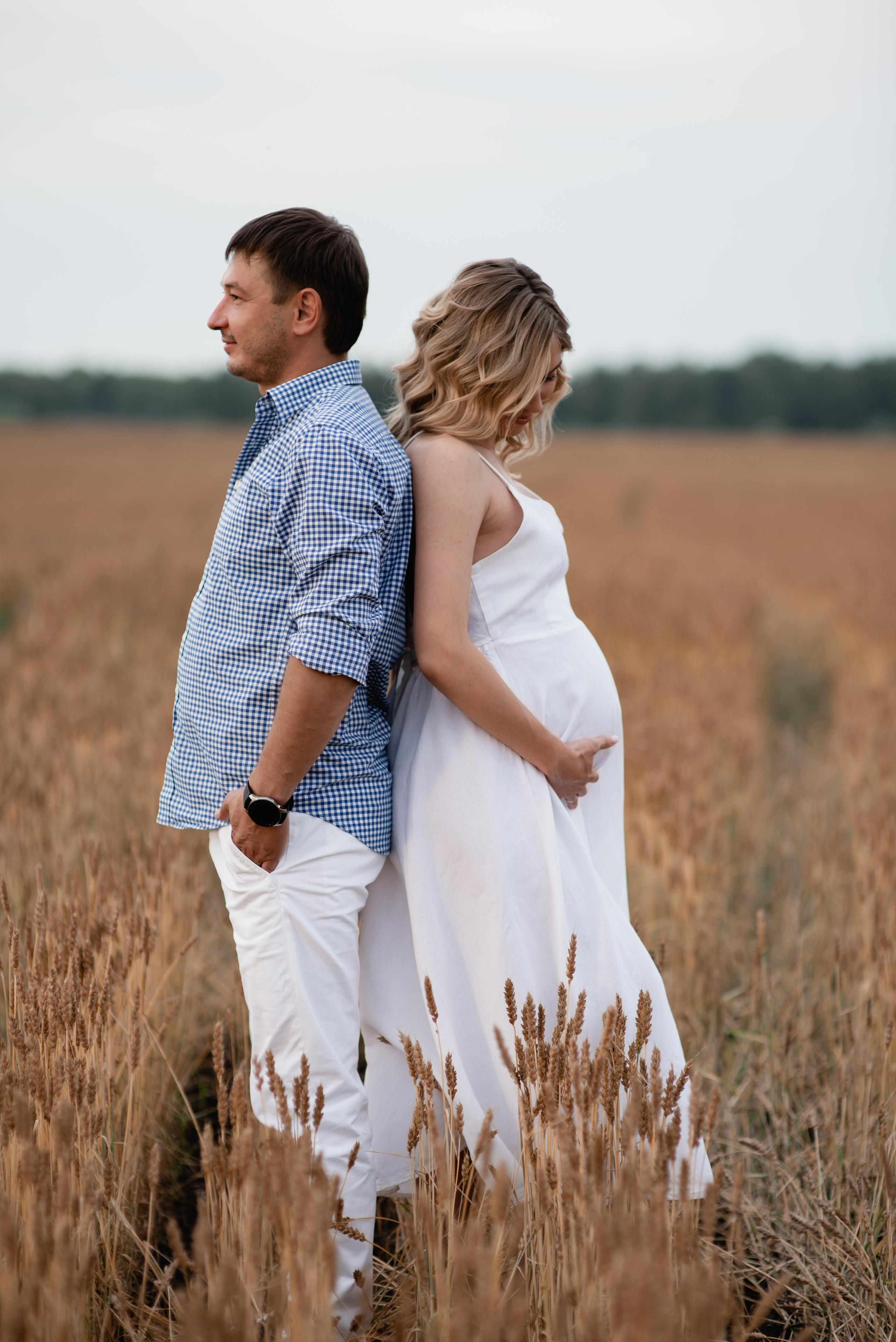Анастасия со своей семьей в ожидании чуда. Свадебный фотограф Тюмень Анастасия Битная