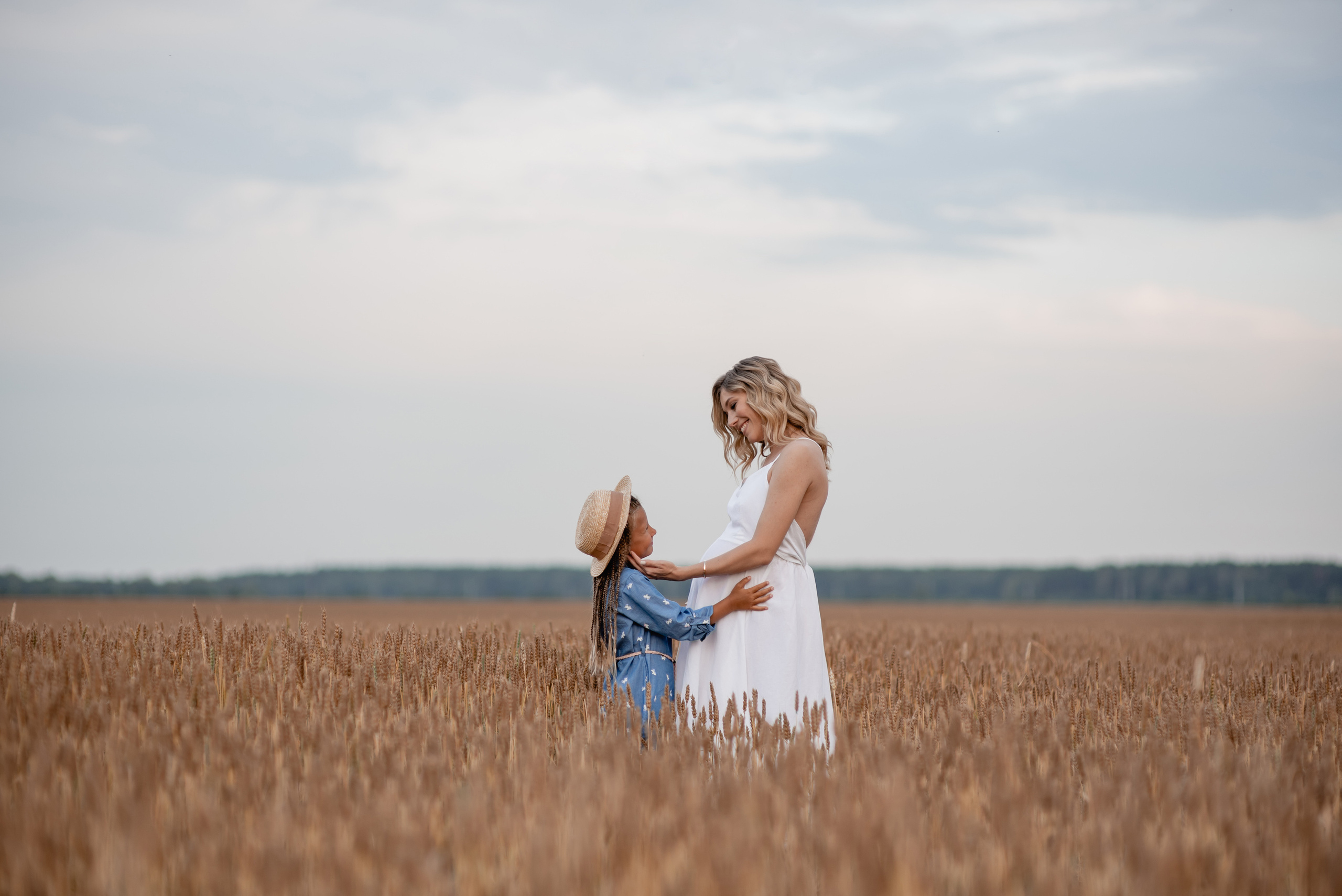 Анастасия со своей семьей в ожидании чуда. Свадебный фотограф Тюмень Анастасия Битная