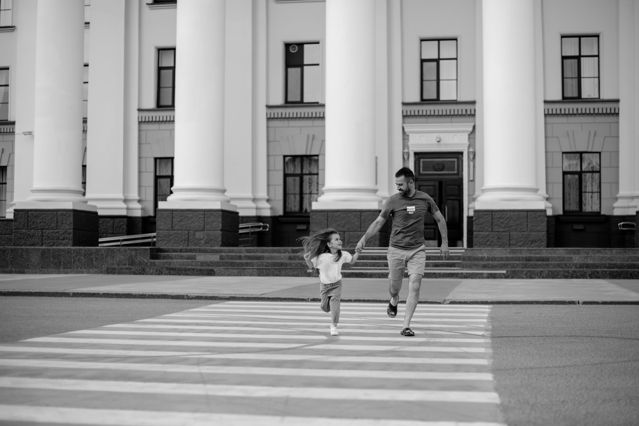 Семейная съемка в центре города. Свадебный фотограф Тюмень Анастасия Битная