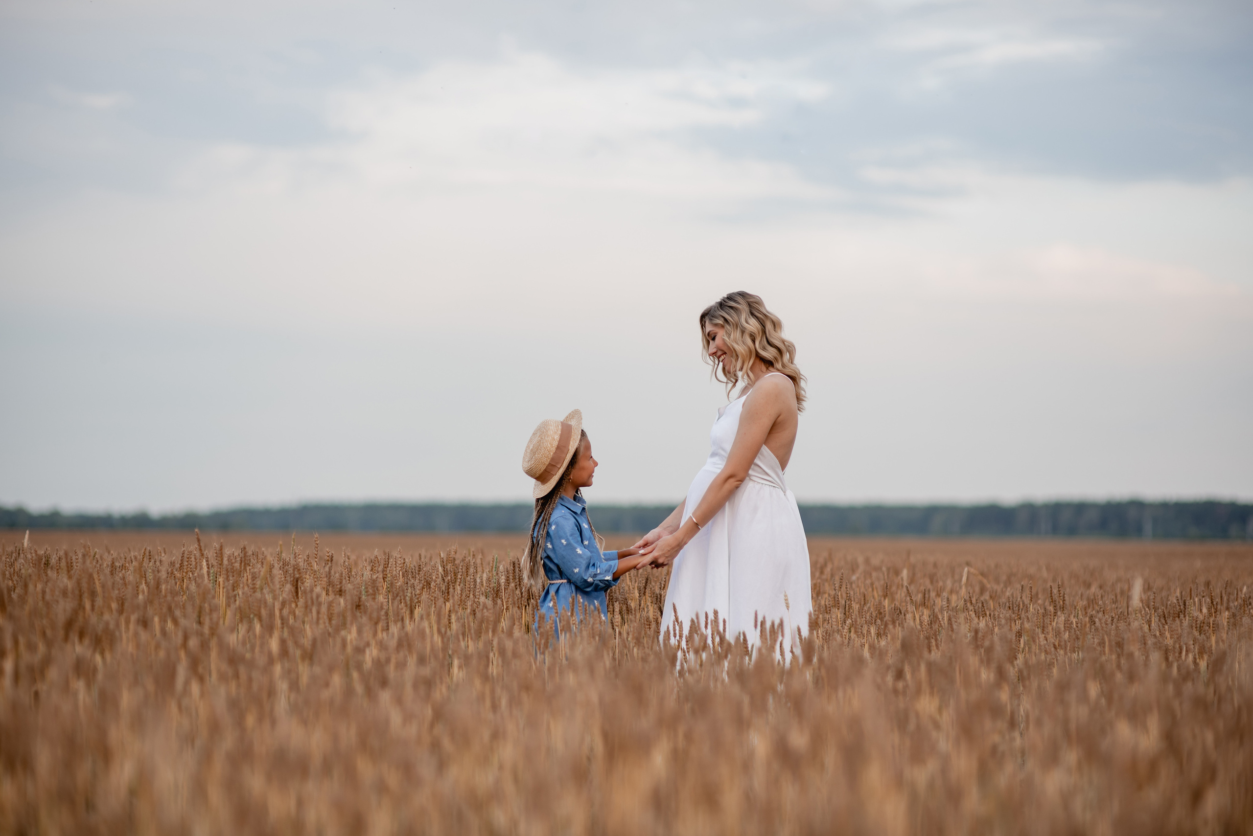 Анастасия со своей семьей в ожидании чуда. Свадебный фотограф Тюмень Анастасия Битная