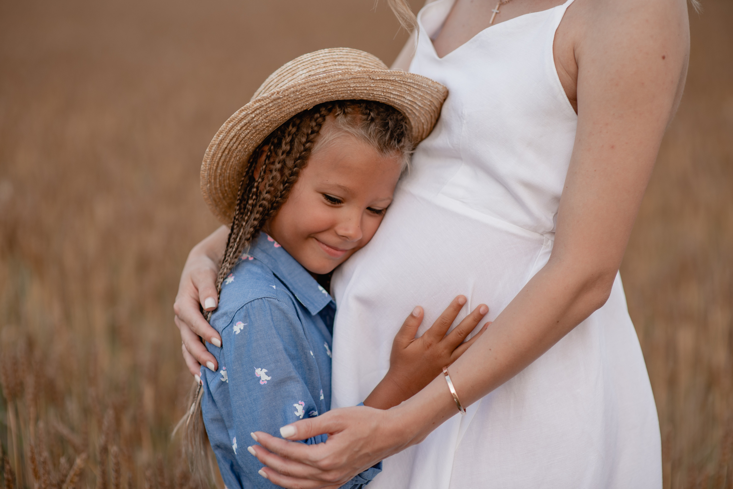 Анастасия со своей семьей в ожидании чуда. Свадебный фотограф Тюмень Анастасия Битная