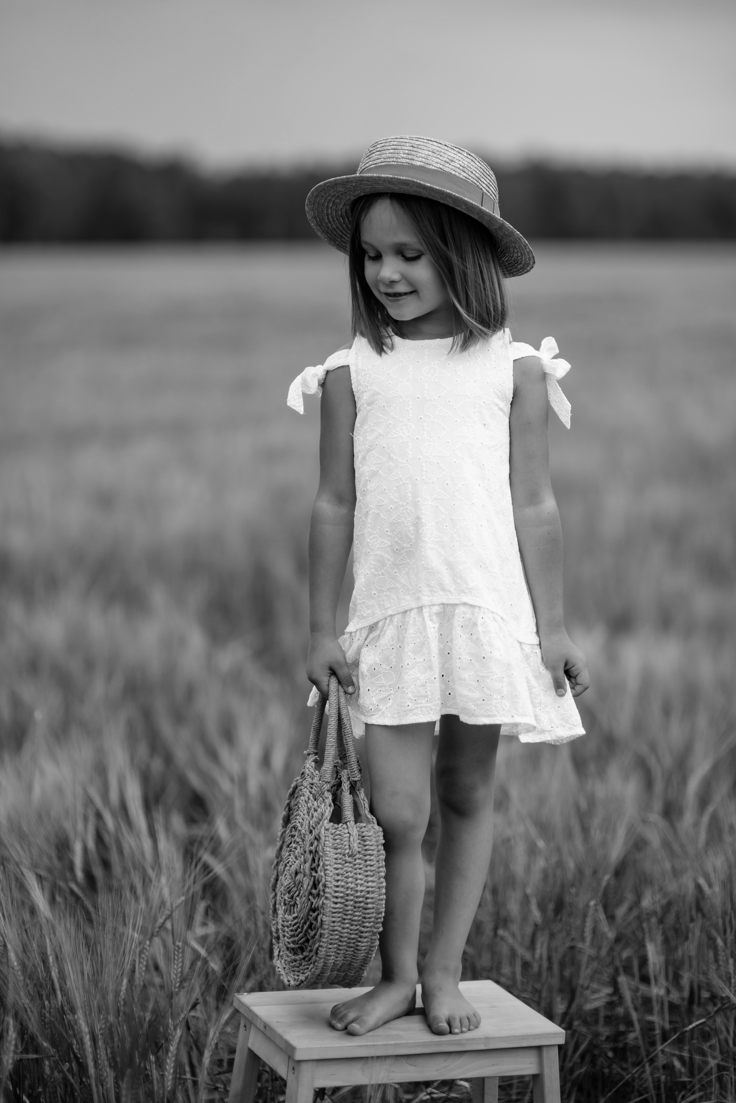 Семейная фотосессия в полях). Свадебный фотограф Тюмень Анастасия Битная