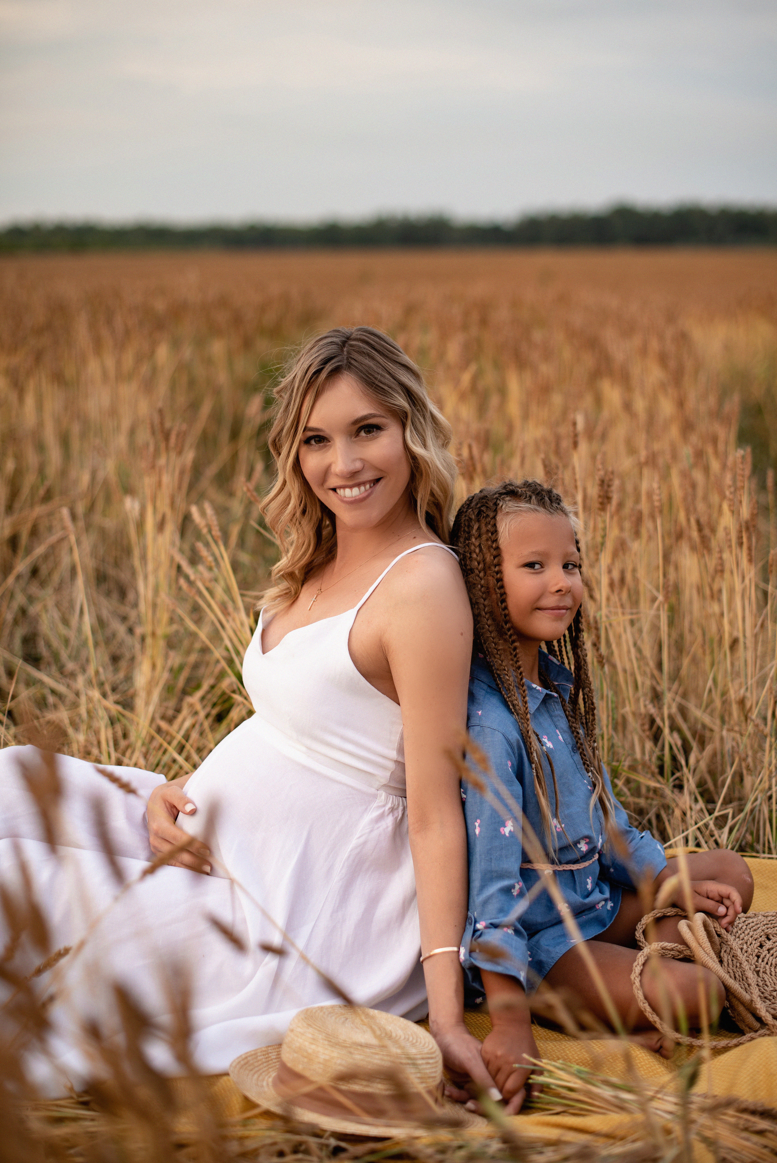 Анастасия со своей семьей в ожидании чуда. Свадебный фотограф Тюмень Анастасия Битная