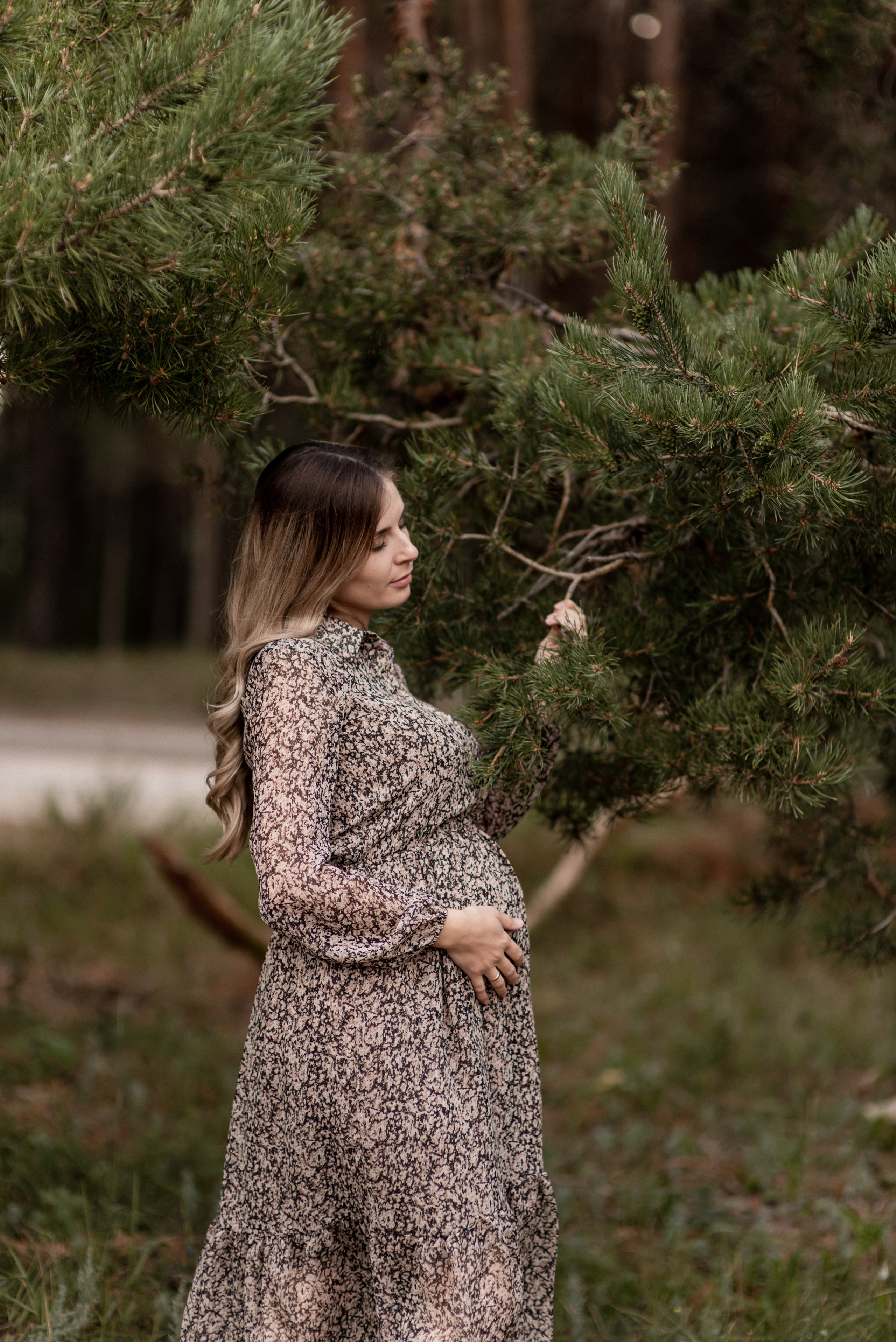 В ожидании, съемка в поле. Свадебный фотограф Тюмень Анастасия Битная
