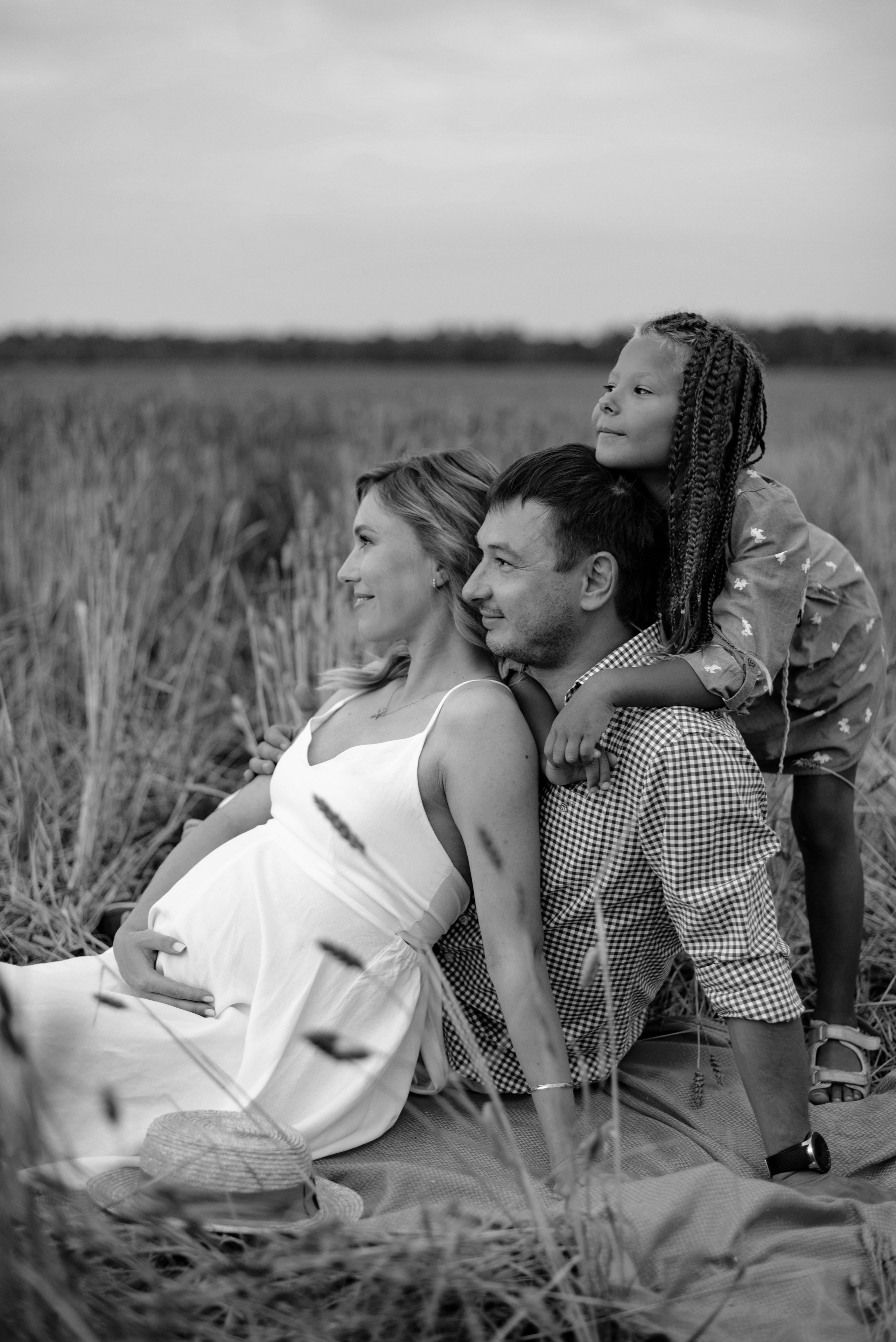 Анастасия со своей семьей в ожидании чуда. Свадебный фотограф Тюмень Анастасия Битная