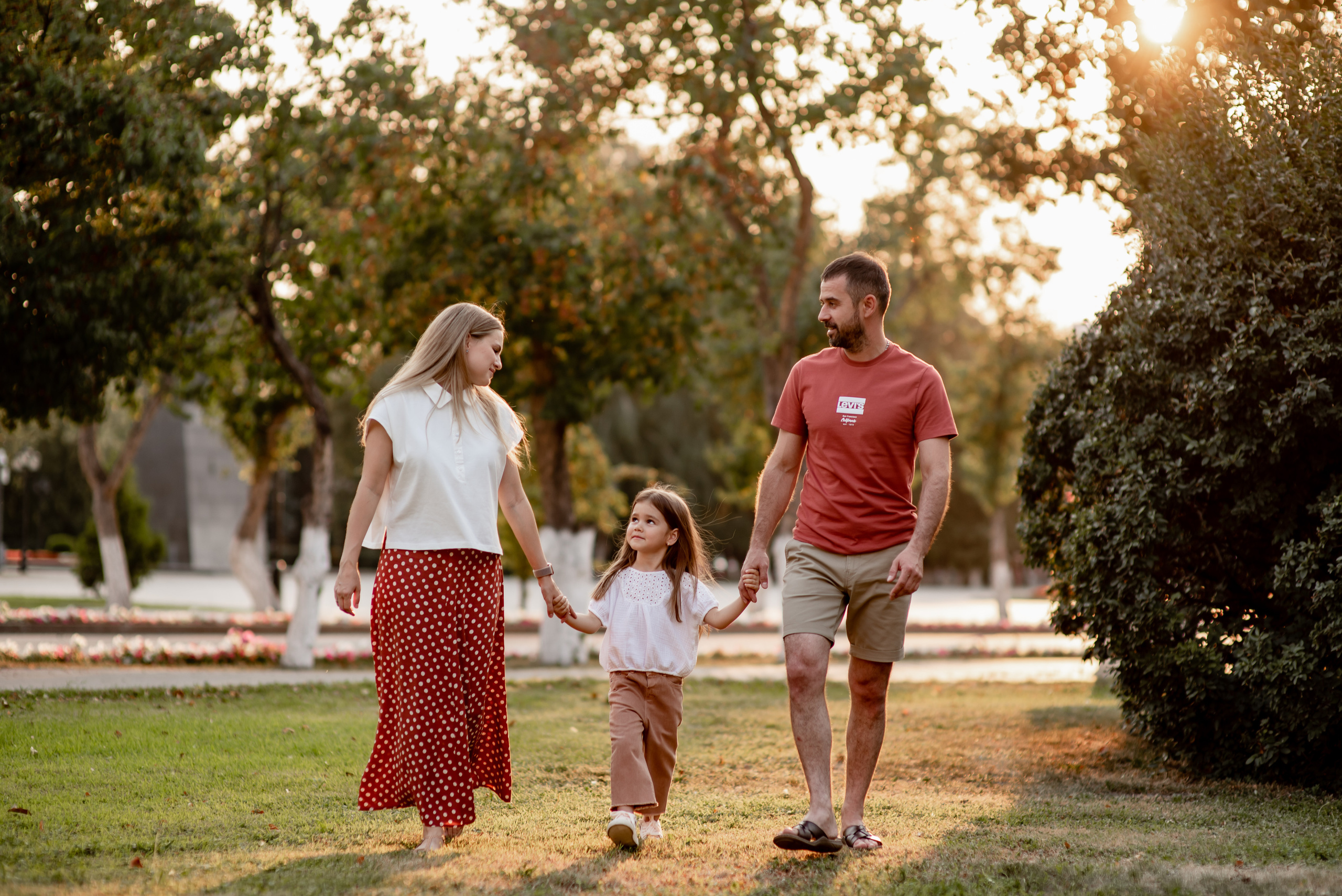 Семейная съемка в центре города. Свадебный фотограф Тюмень Анастасия Битная