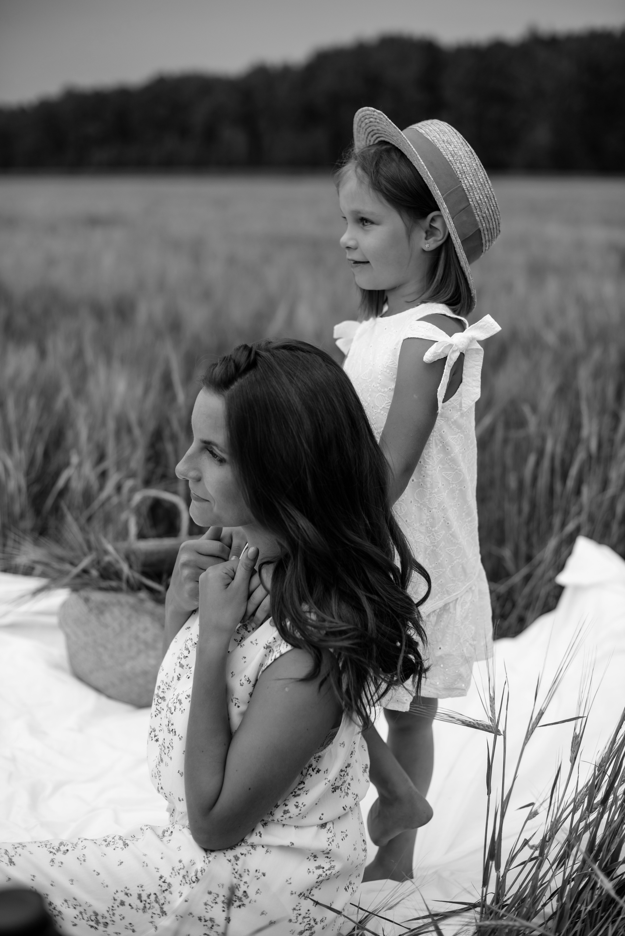 Семейная фотосессия в полях). Свадебный фотограф Тюмень Анастасия Битная