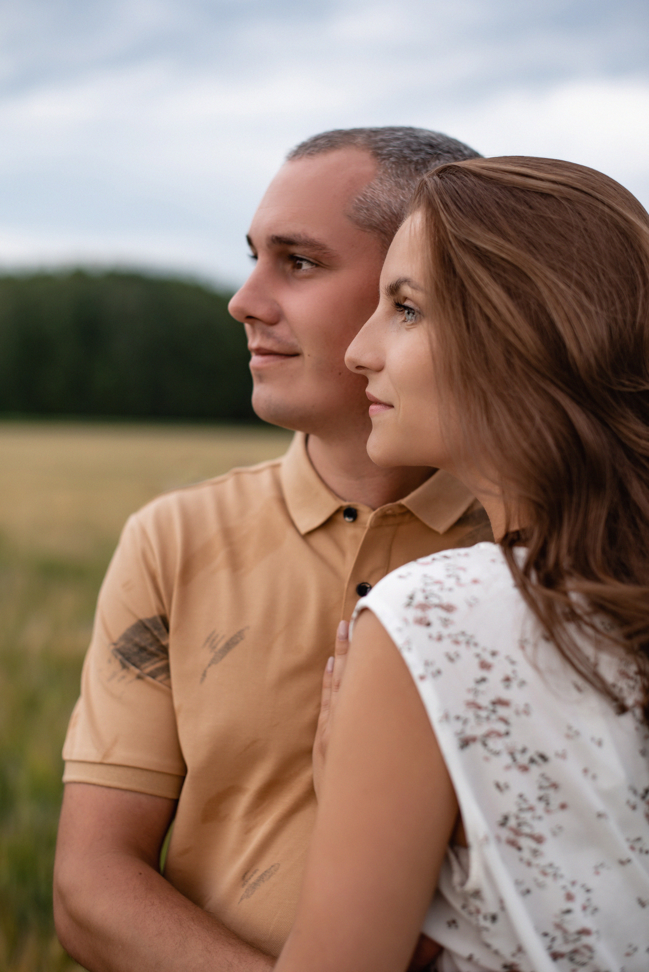 Семейная фотосессия в полях). Свадебный фотограф Тюмень Анастасия Битная