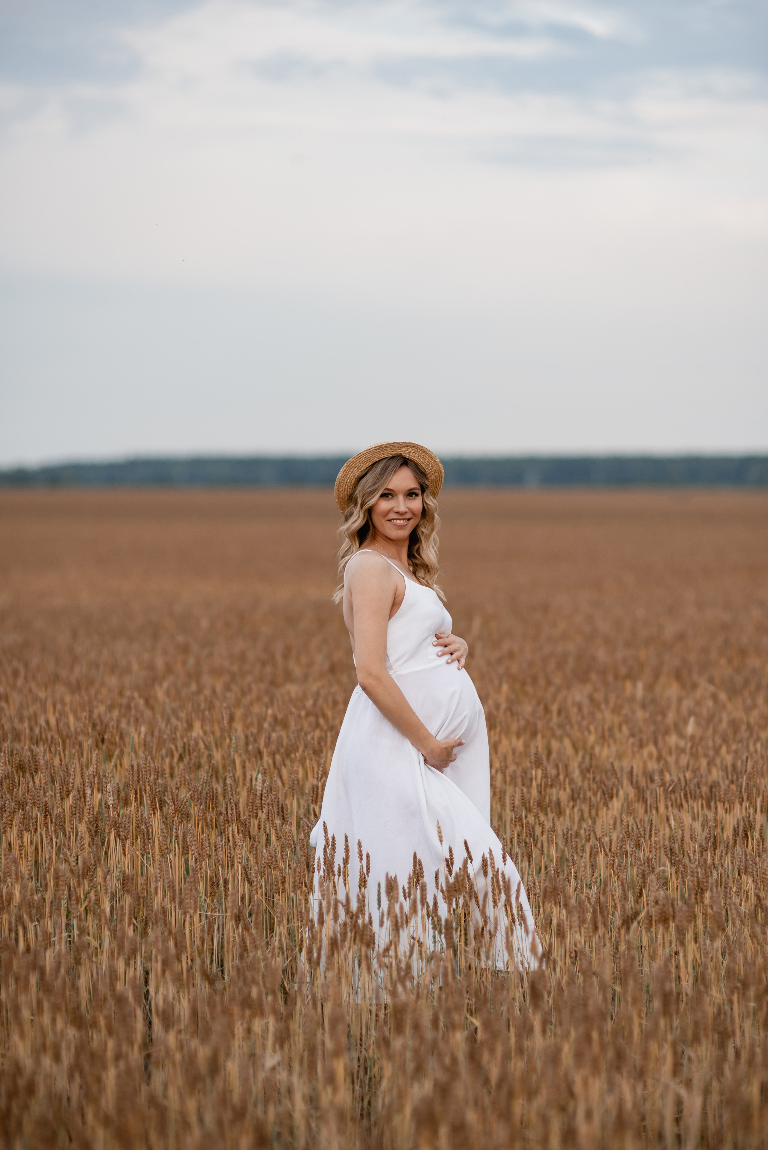 Анастасия со своей семьей в ожидании чуда. Свадебный фотограф Тюмень Анастасия Битная