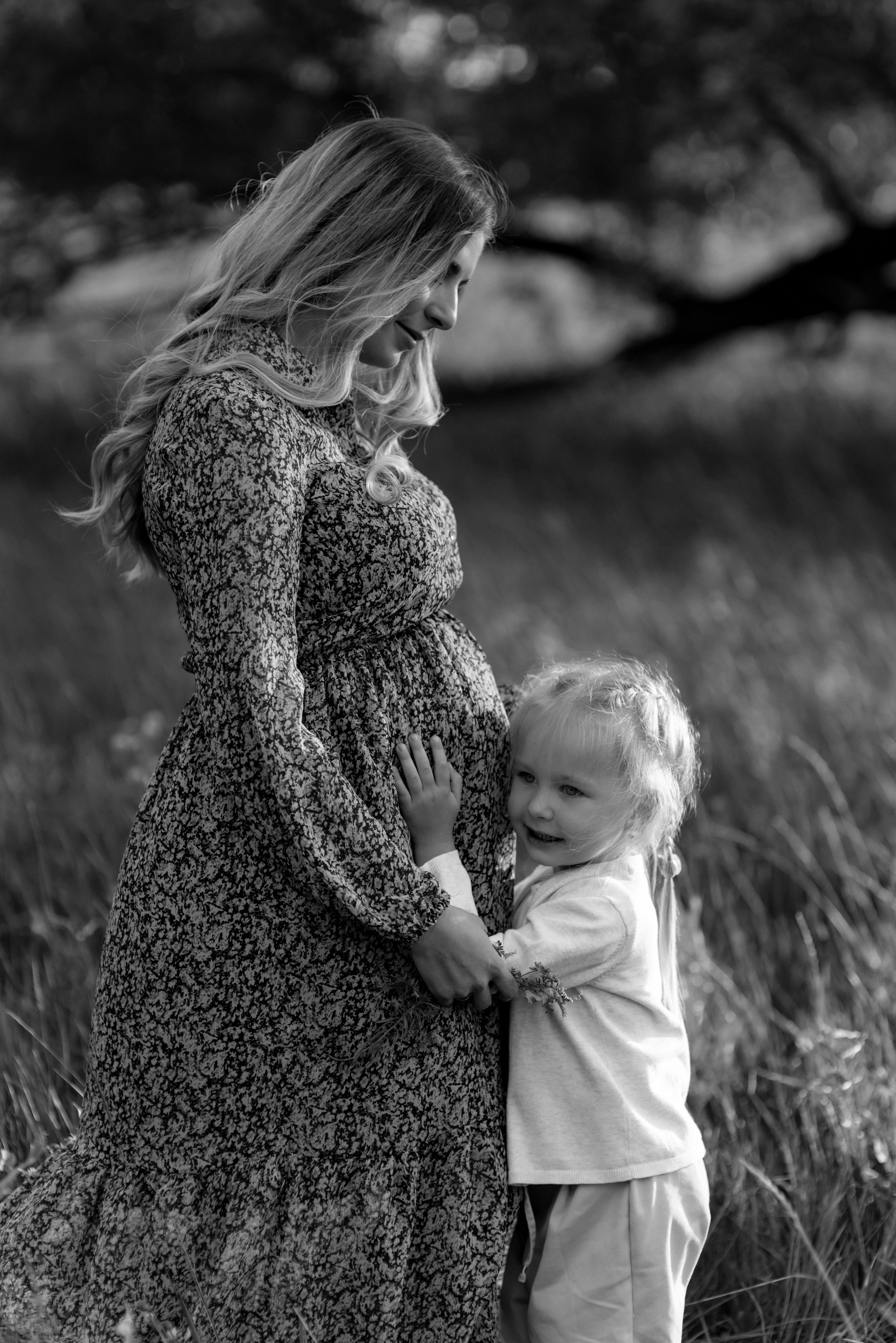 В ожидании, съемка в поле. Свадебный фотограф Тюмень Анастасия Битная