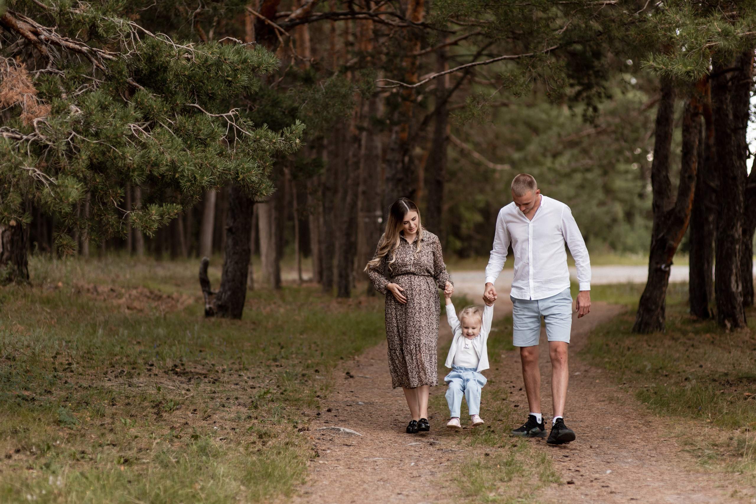 В ожидании, съемка в поле. Свадебный фотограф Тюмень Анастасия Битная