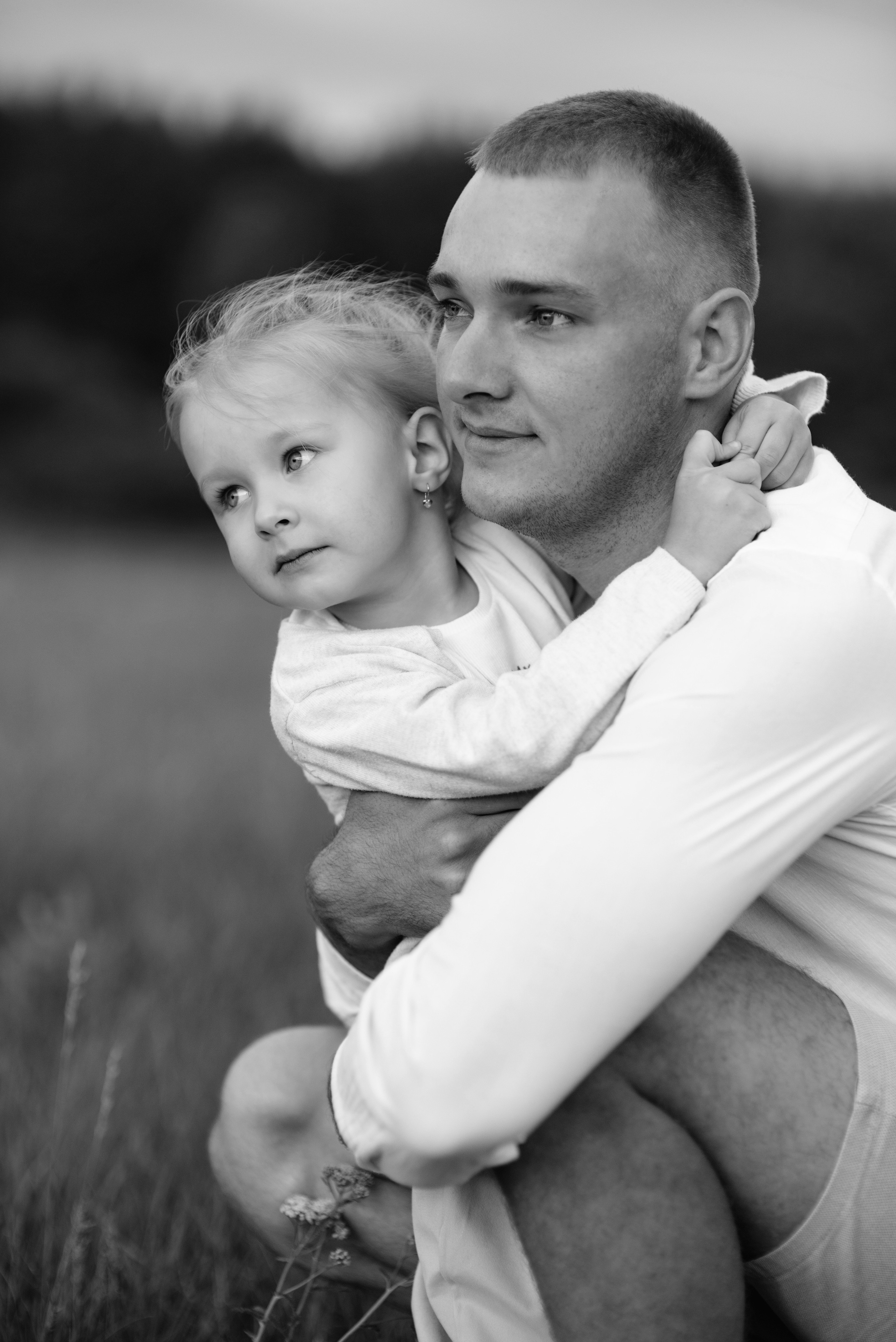 В ожидании, съемка в поле. Свадебный фотограф Тюмень Анастасия Битная