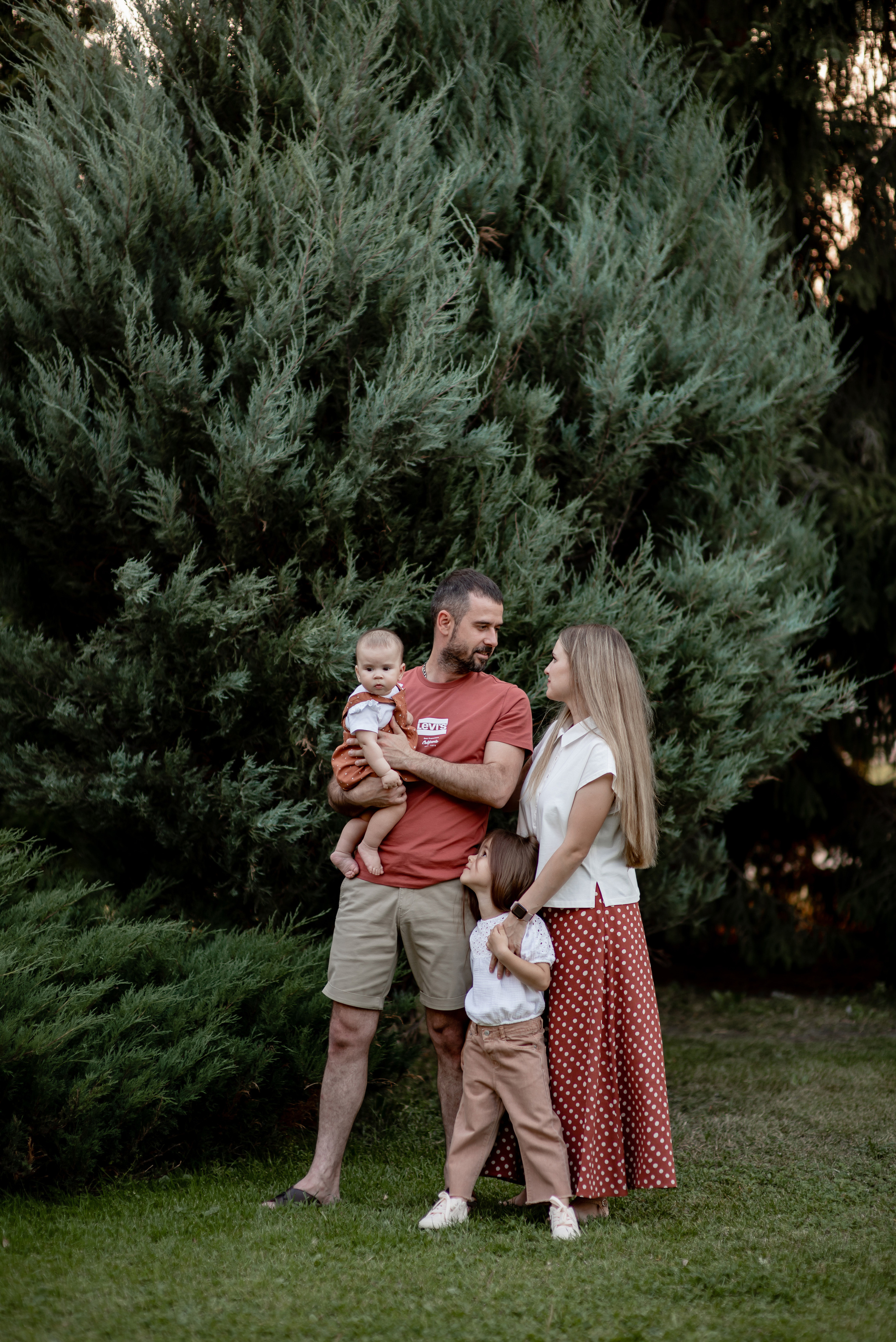 Семейная съемка в центре города. Свадебный фотограф Тюмень Анастасия Битная