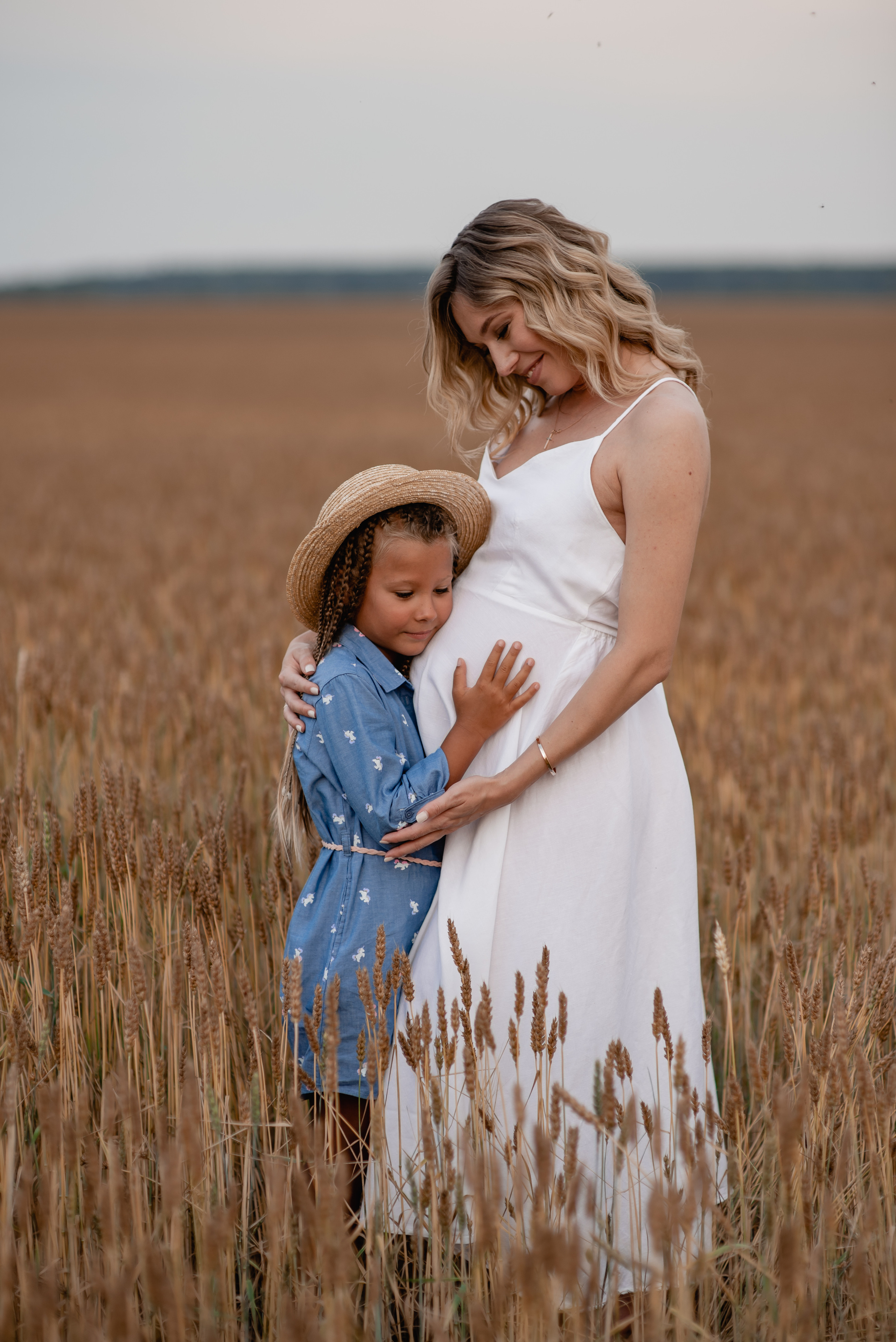 Анастасия со своей семьей в ожидании чуда. Свадебный фотограф Тюмень Анастасия Битная