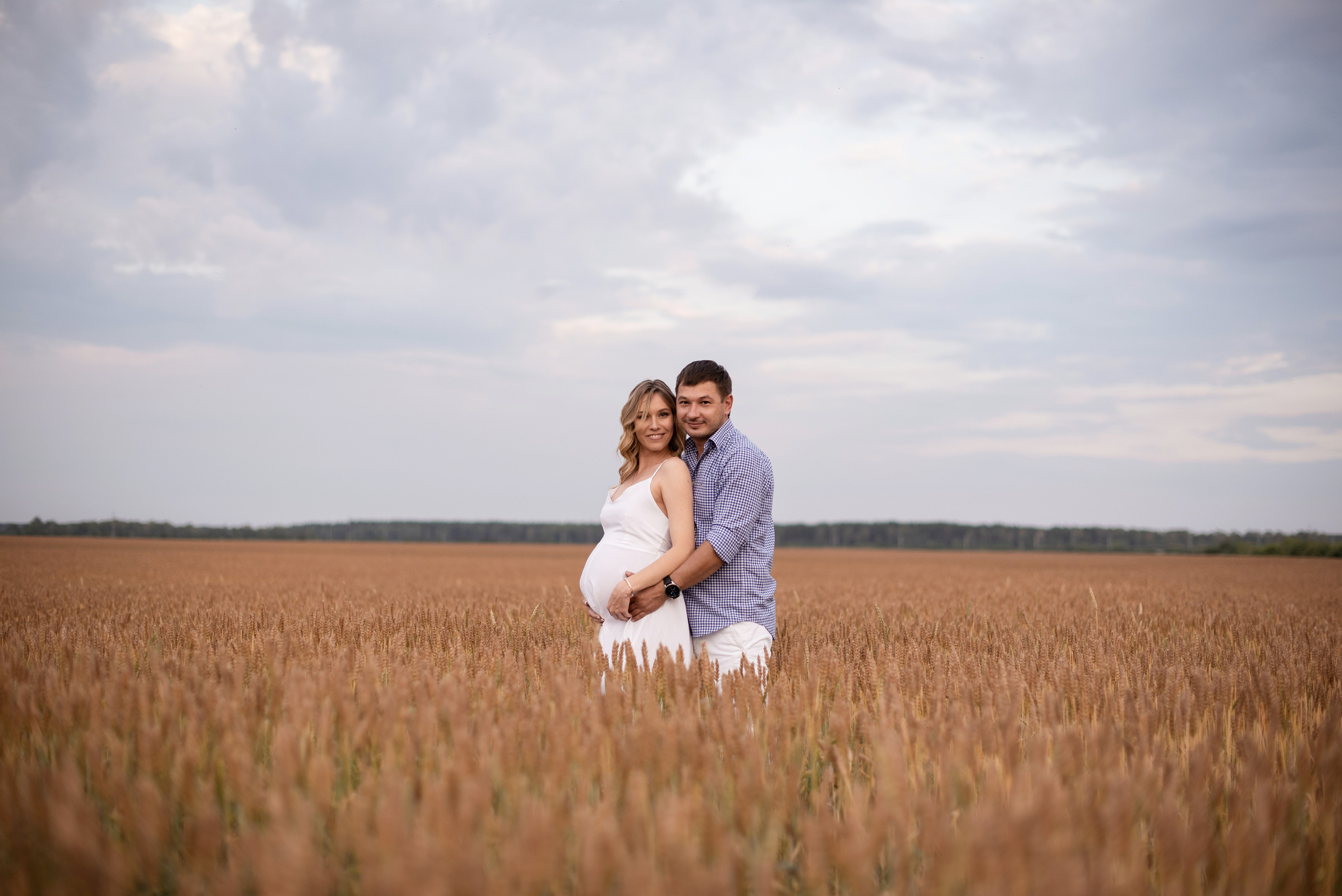 Анастасия со своей семьей в ожидании чуда. Свадебный фотограф Тюмень Анастасия Битная