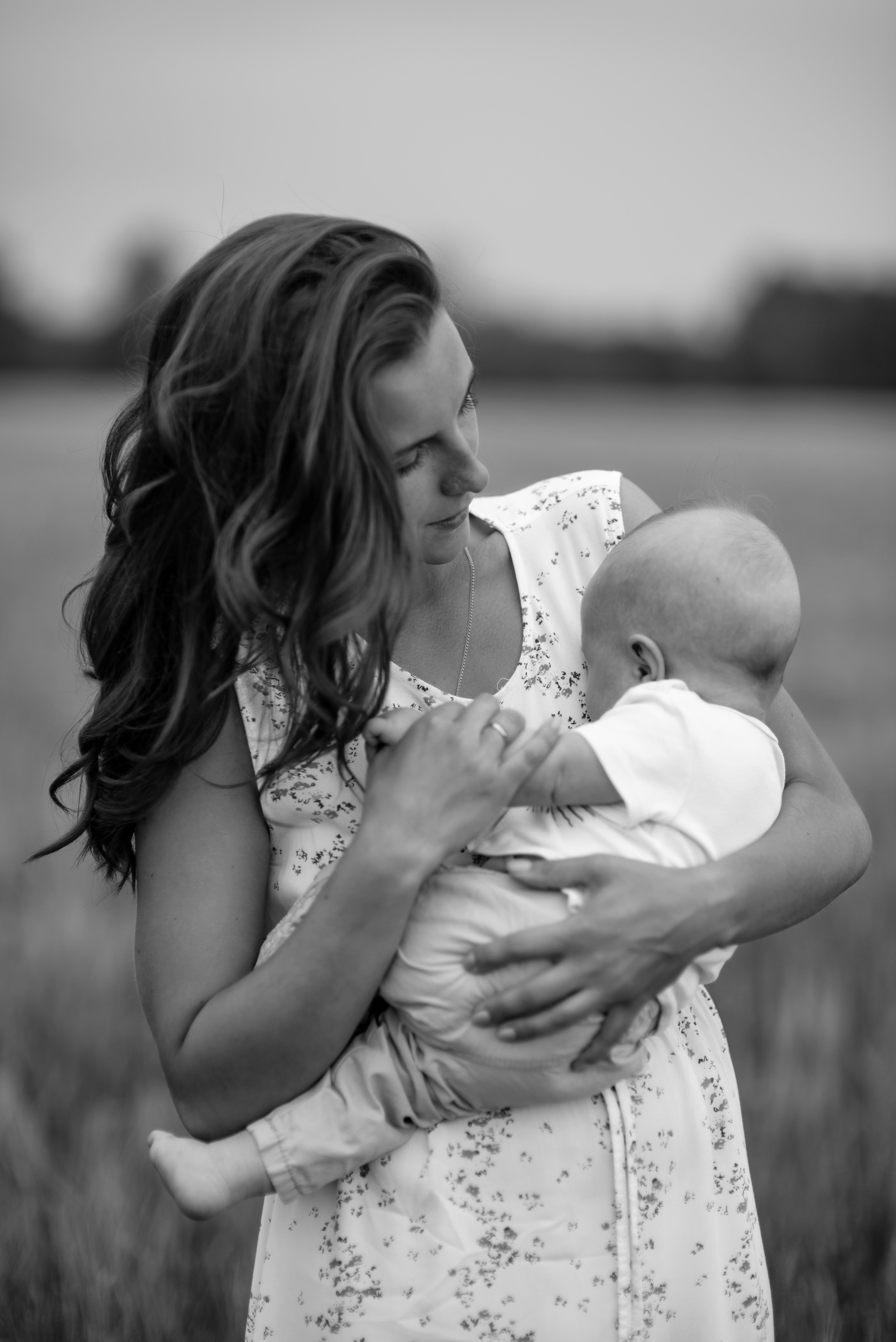 Семейная фотосессия в полях). Свадебный фотограф Тюмень Анастасия Битная