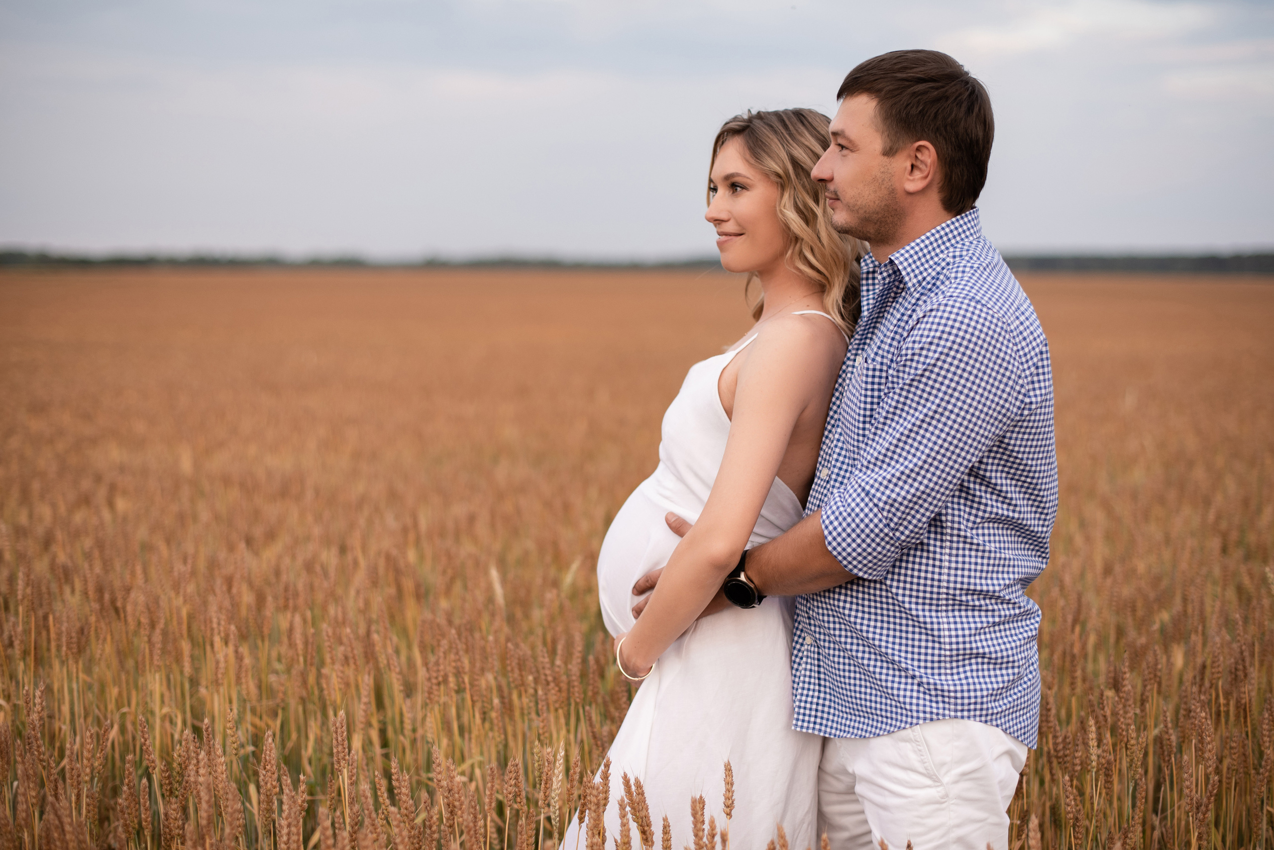 Анастасия со своей семьей в ожидании чуда. Свадебный фотограф Тюмень Анастасия Битная