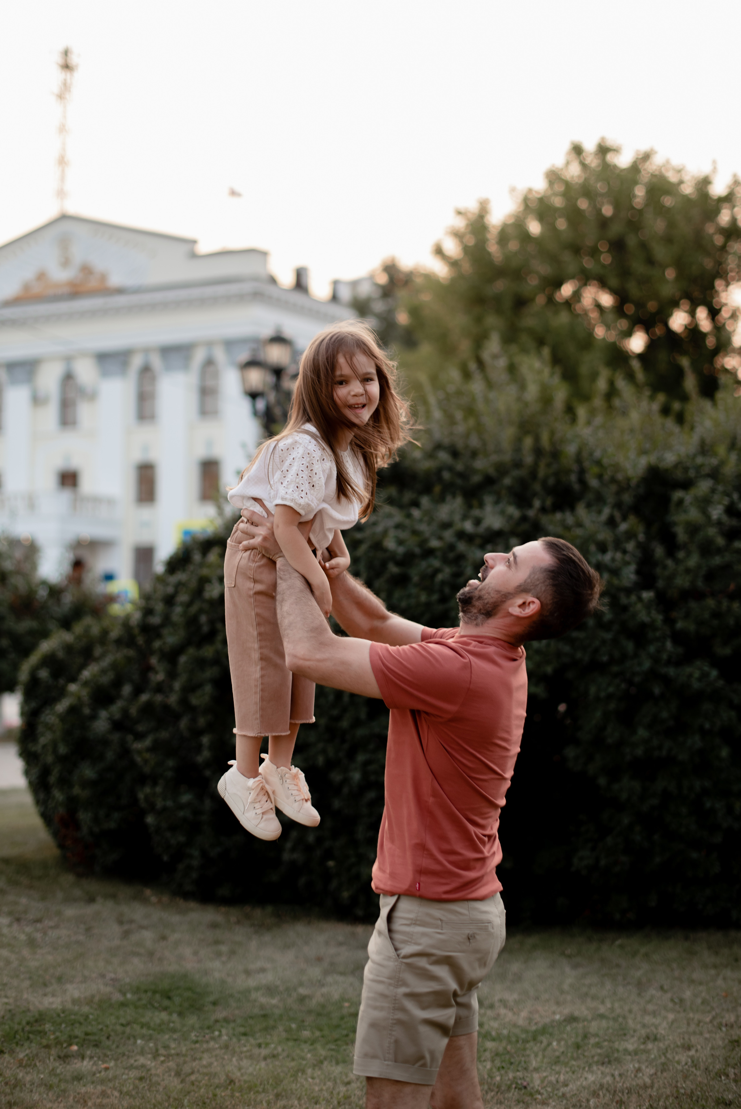Семейная съемка в центре города. Свадебный фотограф Тюмень Анастасия Битная