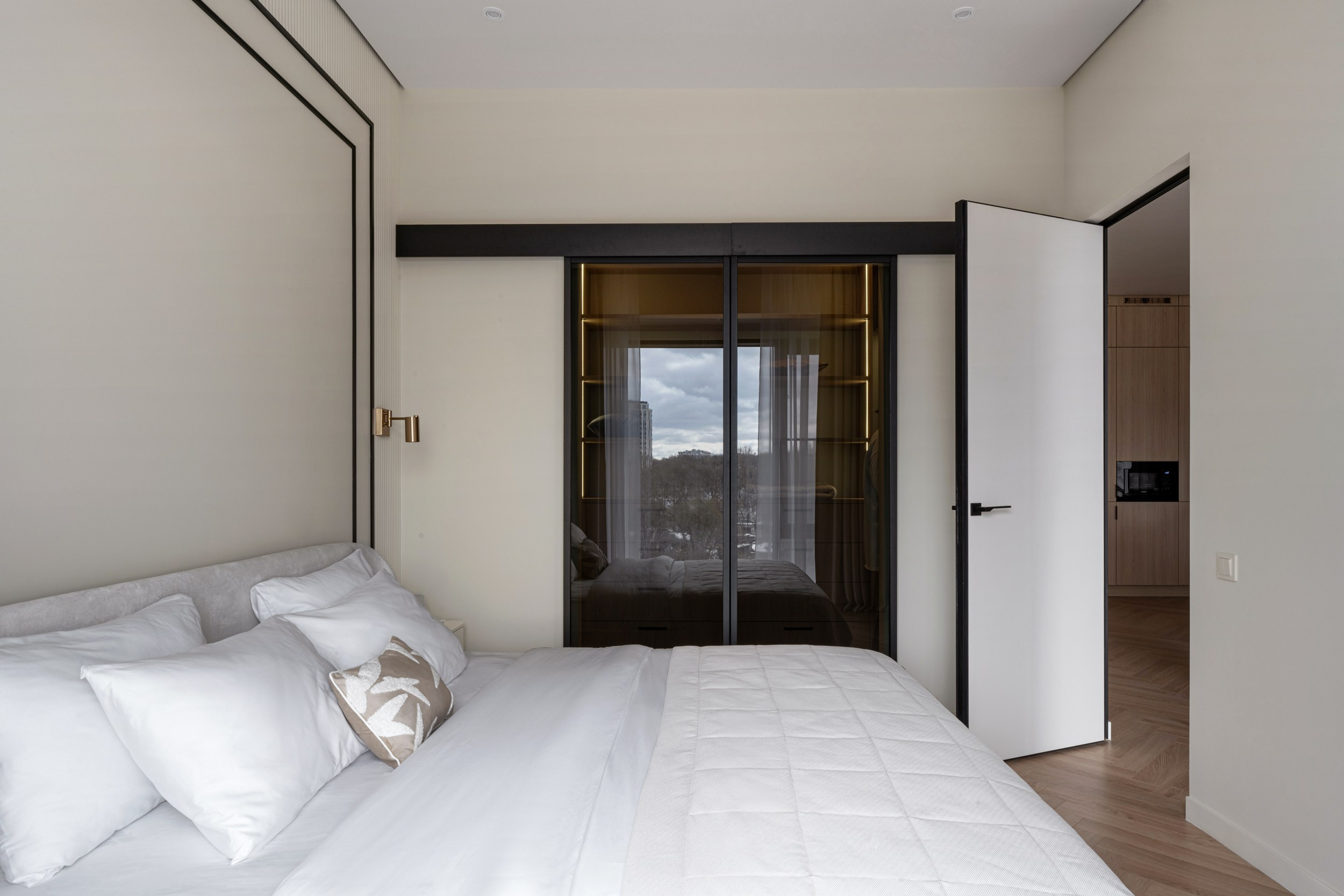 Hide, 55 м. Главная