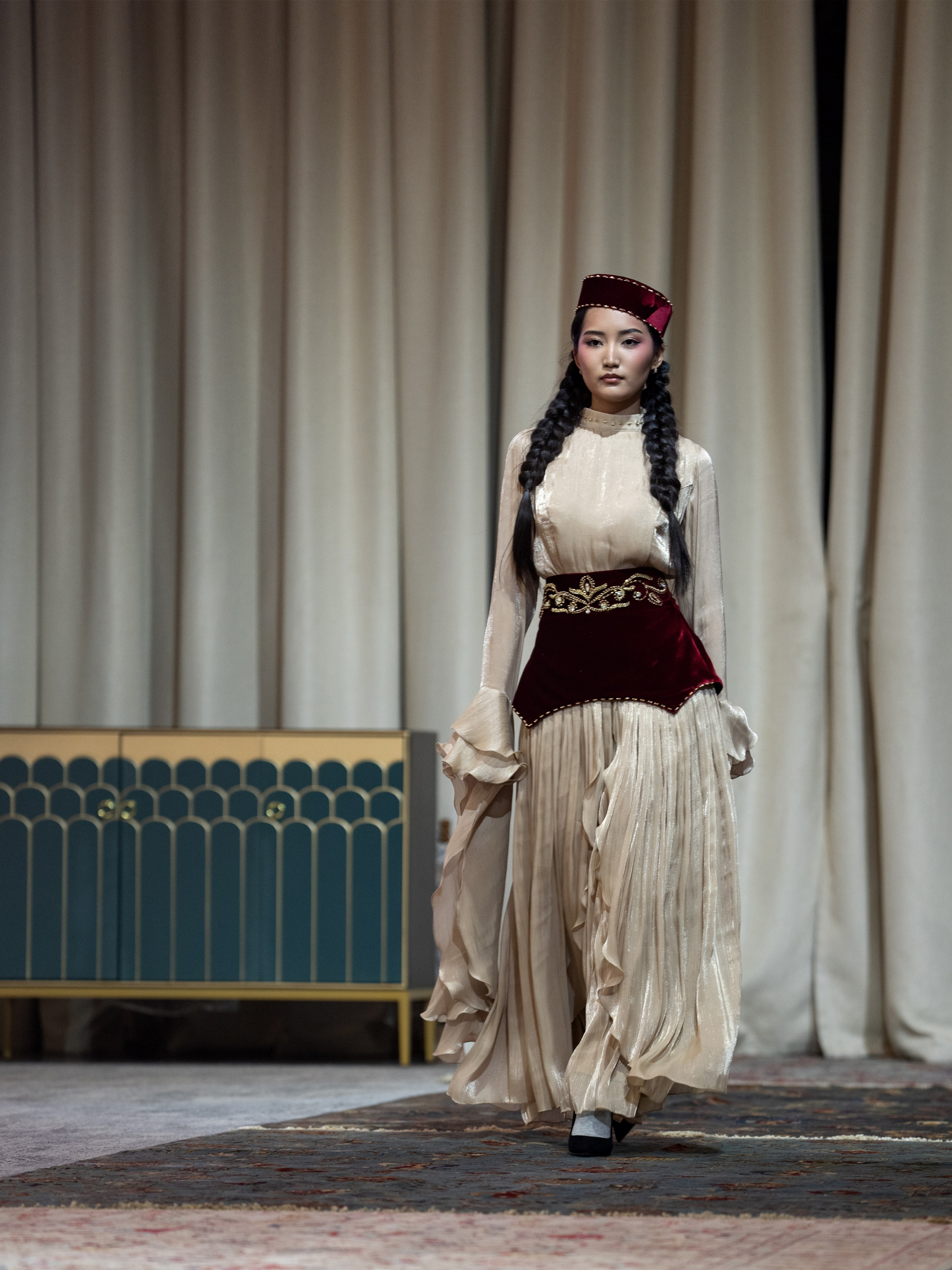 Khanshaiym brand. Сайт Алматинского НЮ АРТ, будуар и фэшн фотографа Дениса Карпенко