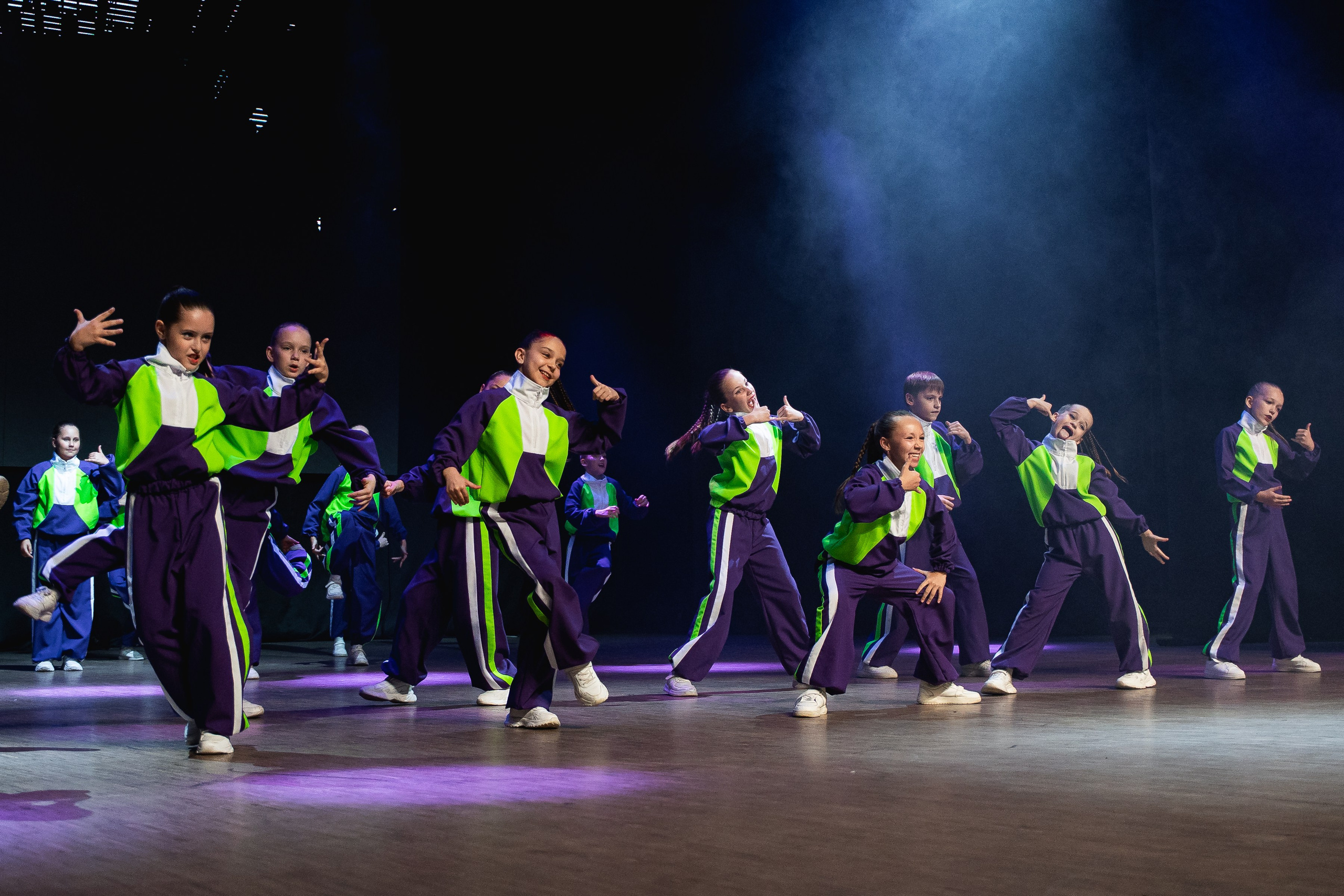 Отчётный концерт танцевально-спортивного клуба «PULSE». Портретный и репортажный фотограф в Воронеже: Анастасия Пузикова