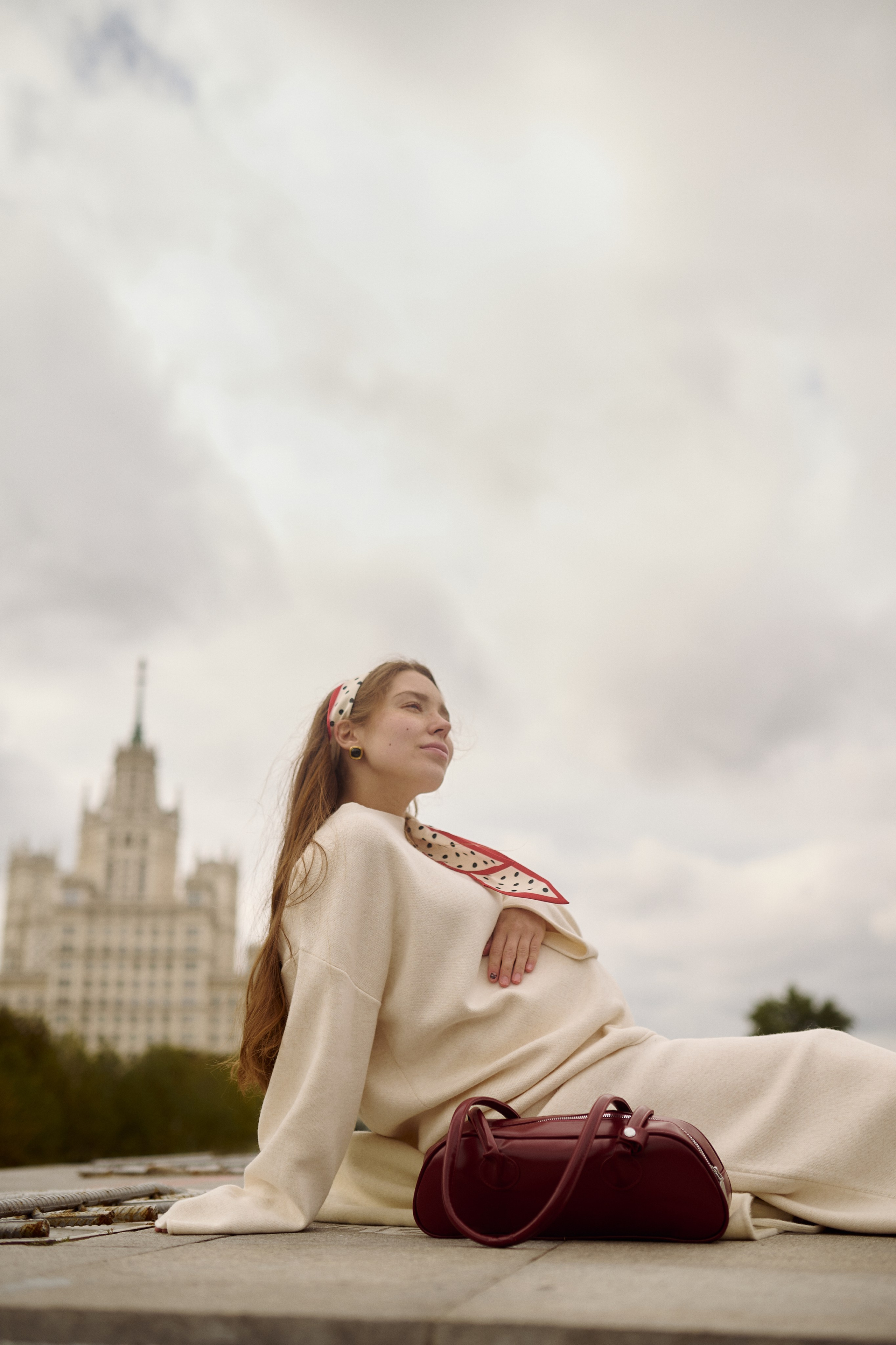 Оля на прогулке по городу. Семейный и свадебный lifestyle-фотограф в Москве Мария Петрова