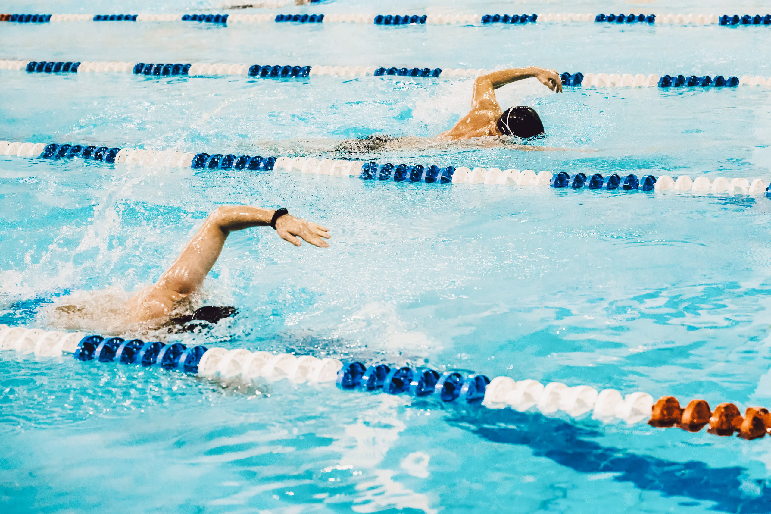 Случайно в бассеине. Портретный фотограф в Санкт-Петербурге Дария Сыч