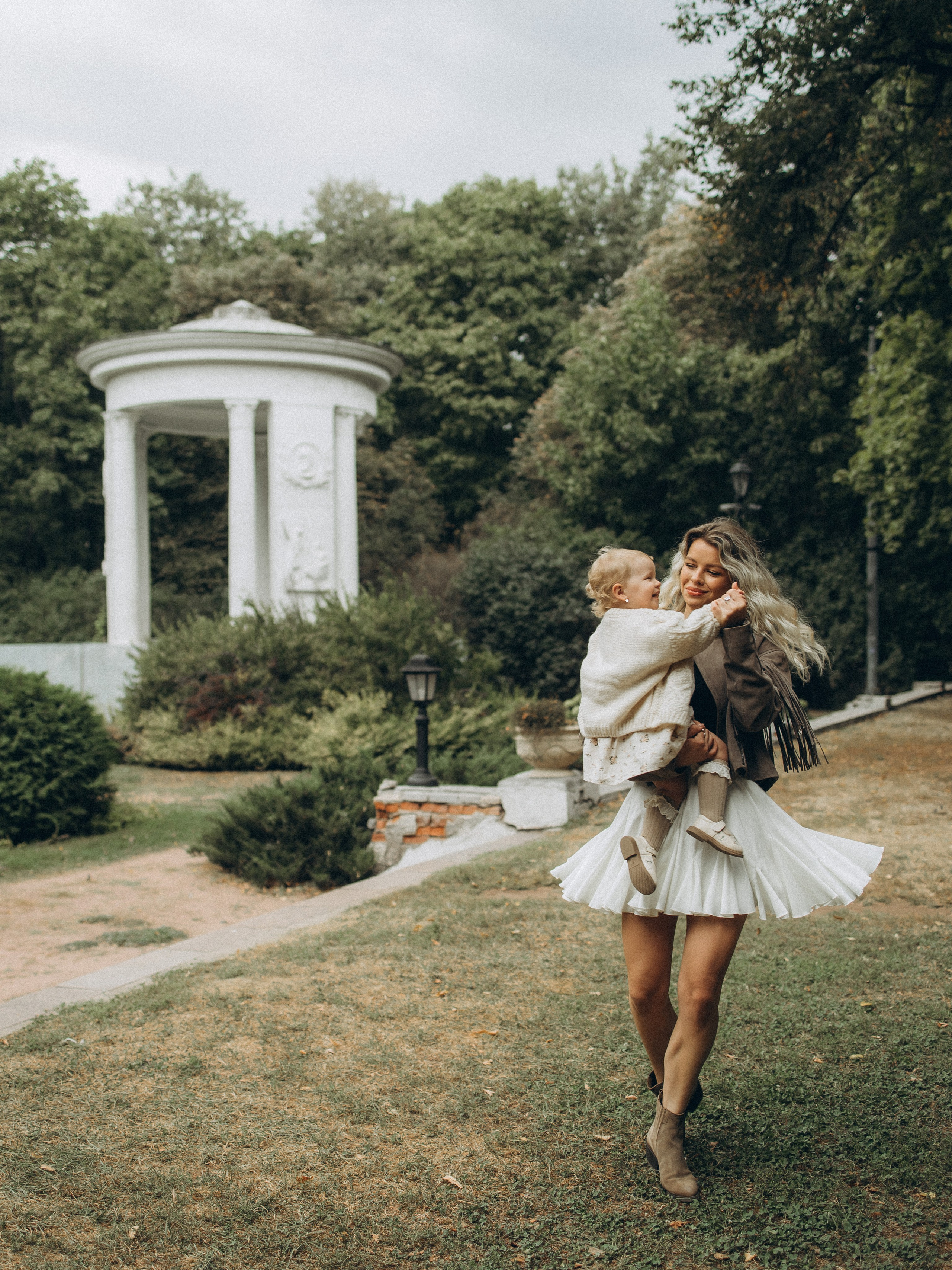 Осенняя история. Вика и Стеша. Фотограф Дарья Соколовская