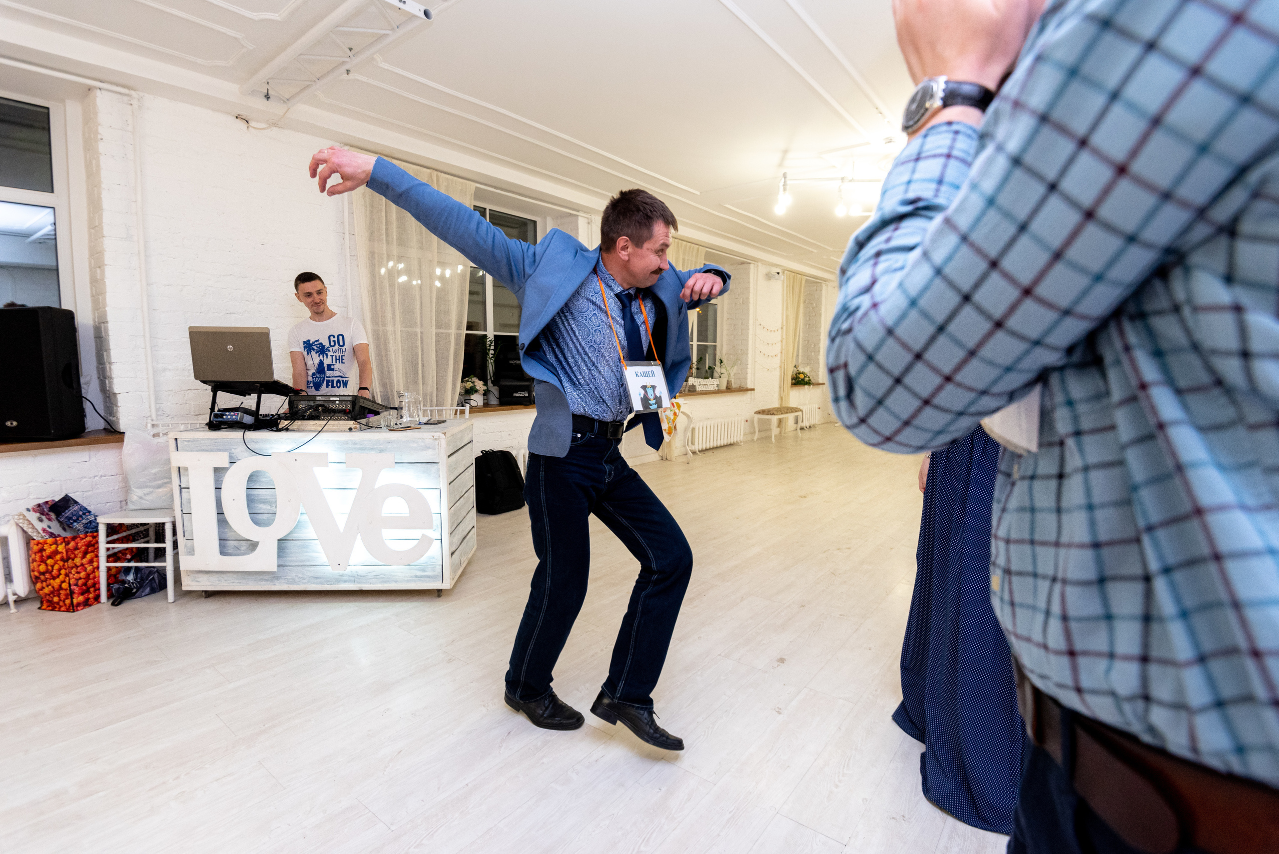 Свадебные фотографии с ретро автомобилем. Свадебный фотограф Наталья Немцева в Санкт-Петербурге