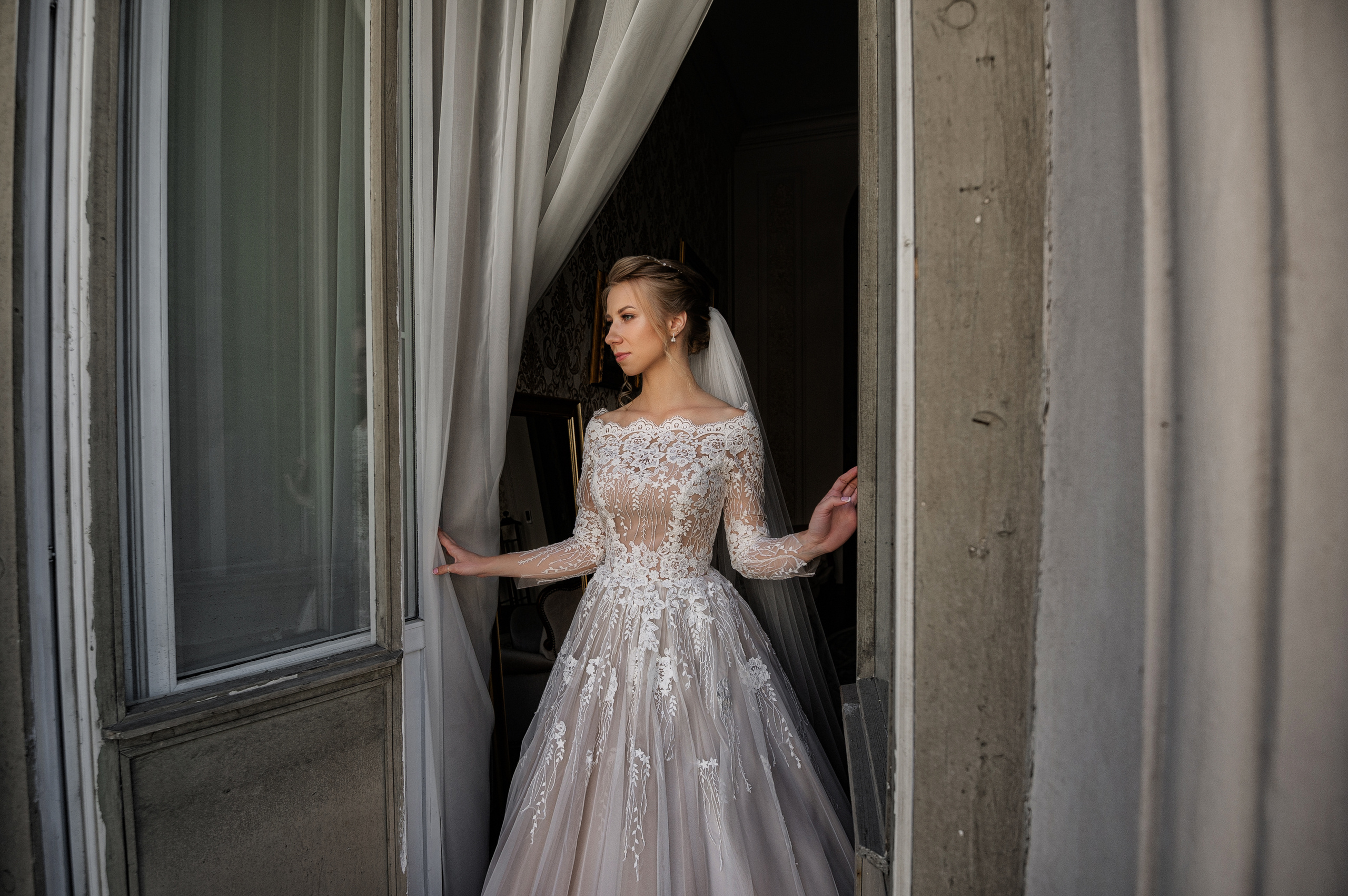 Свадебные фотографии с ретро автомобилем. Свадебный фотограф Наталья Немцева в Санкт-Петербурге