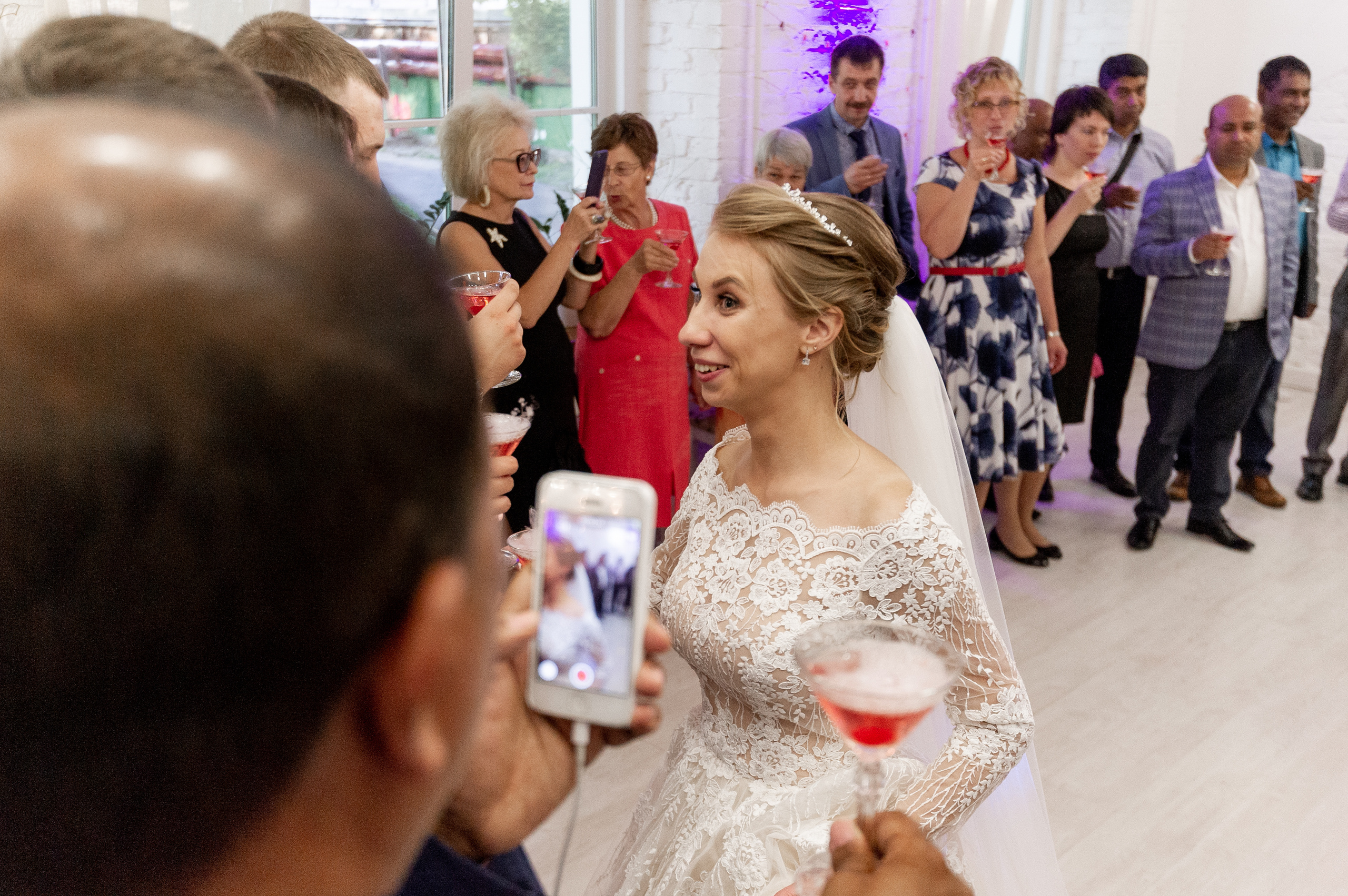 Свадебные фотографии с ретро автомобилем. Свадебный фотограф Наталья Немцева в Санкт-Петербурге