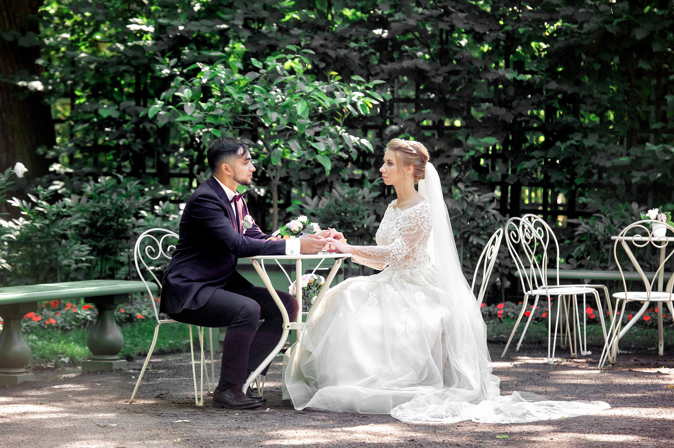 Свадебные фотографии с ретро автомобилем. Свадебный фотограф Наталья Немцева в Санкт-Петербурге