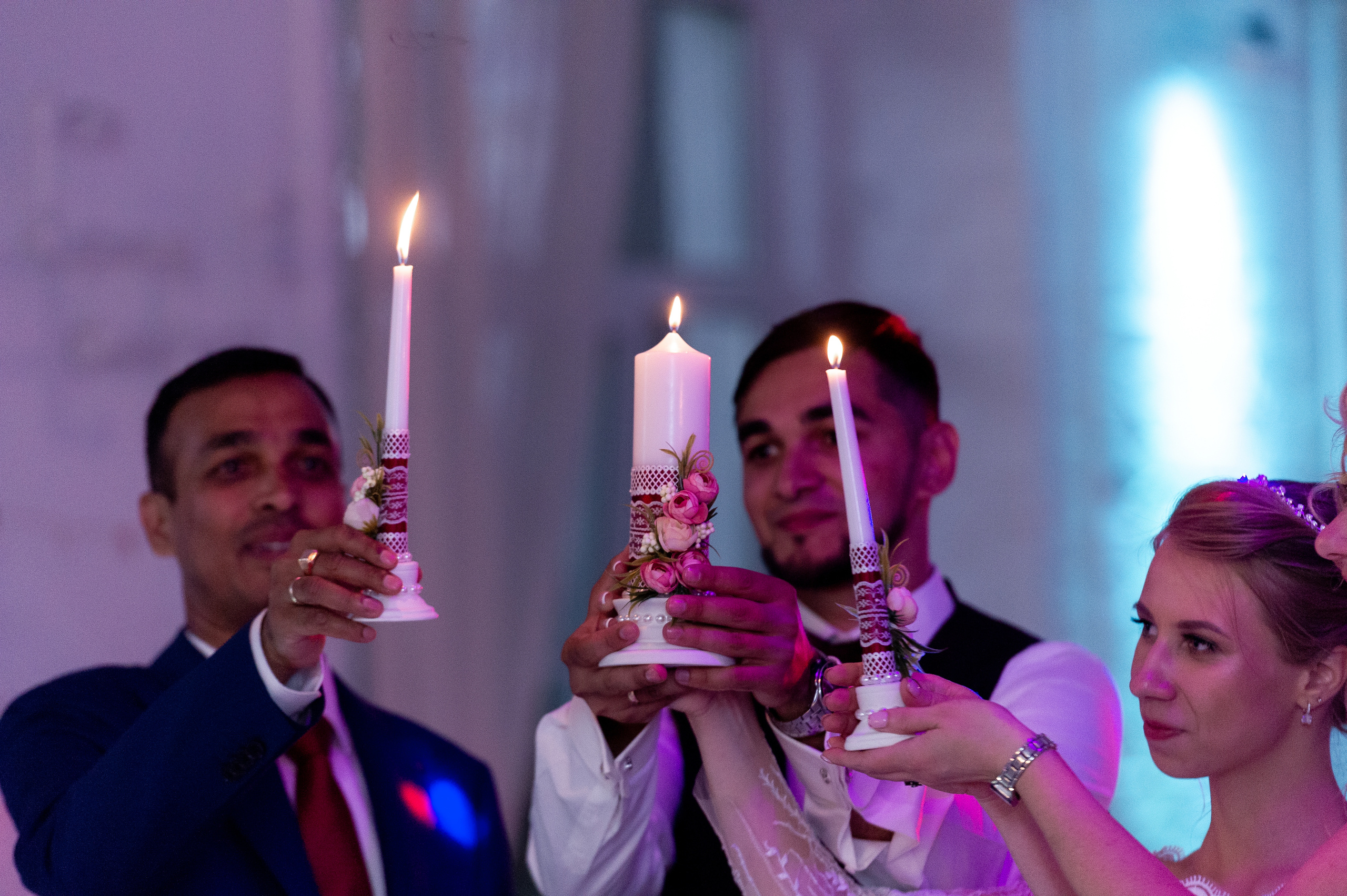 Свадебные фотографии с ретро автомобилем. Свадебный фотограф Наталья Немцева в Санкт-Петербурге