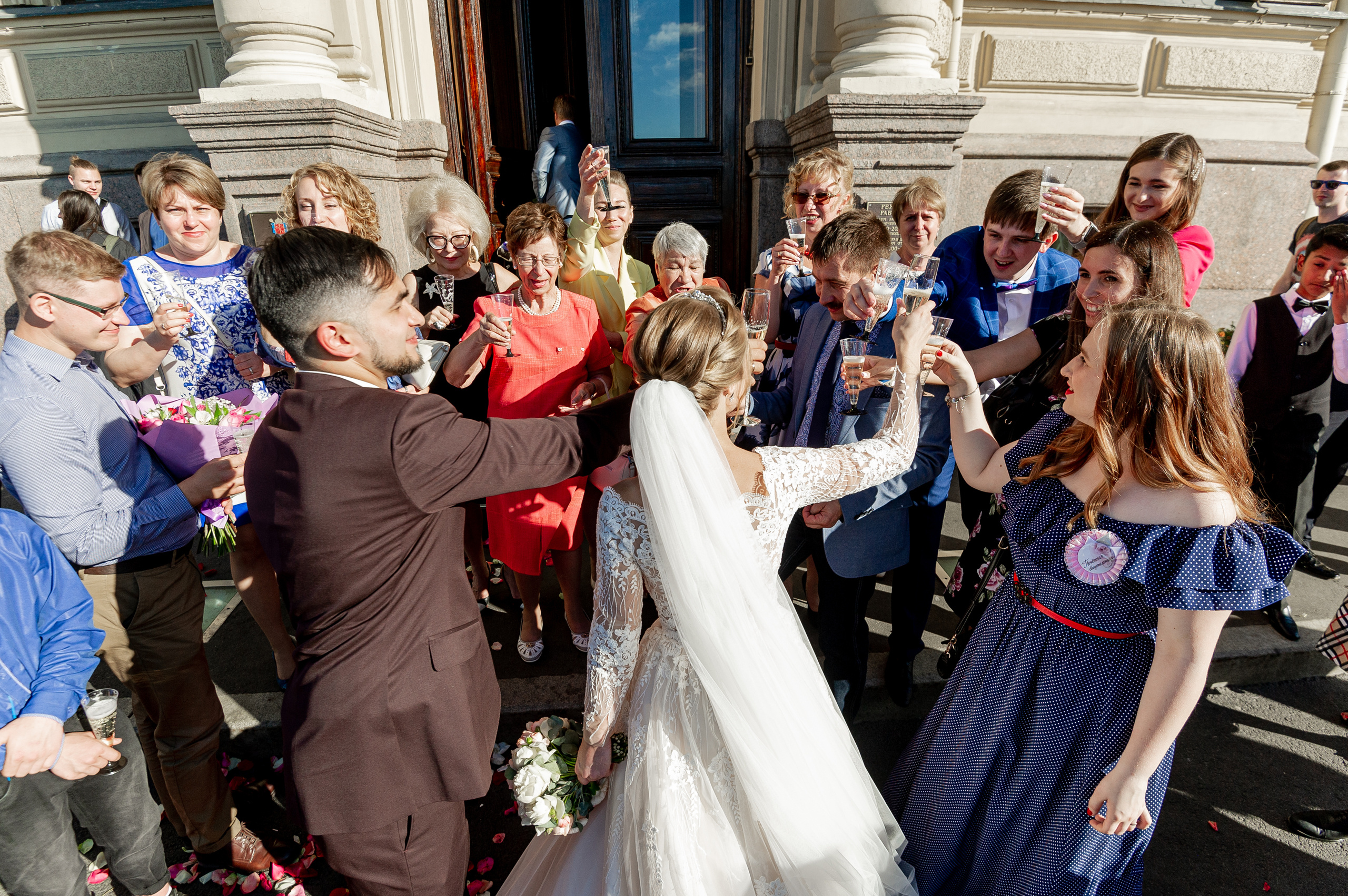 Свадебные фотографии с ретро автомобилем. Свадебный фотограф Наталья Немцева в Санкт-Петербурге