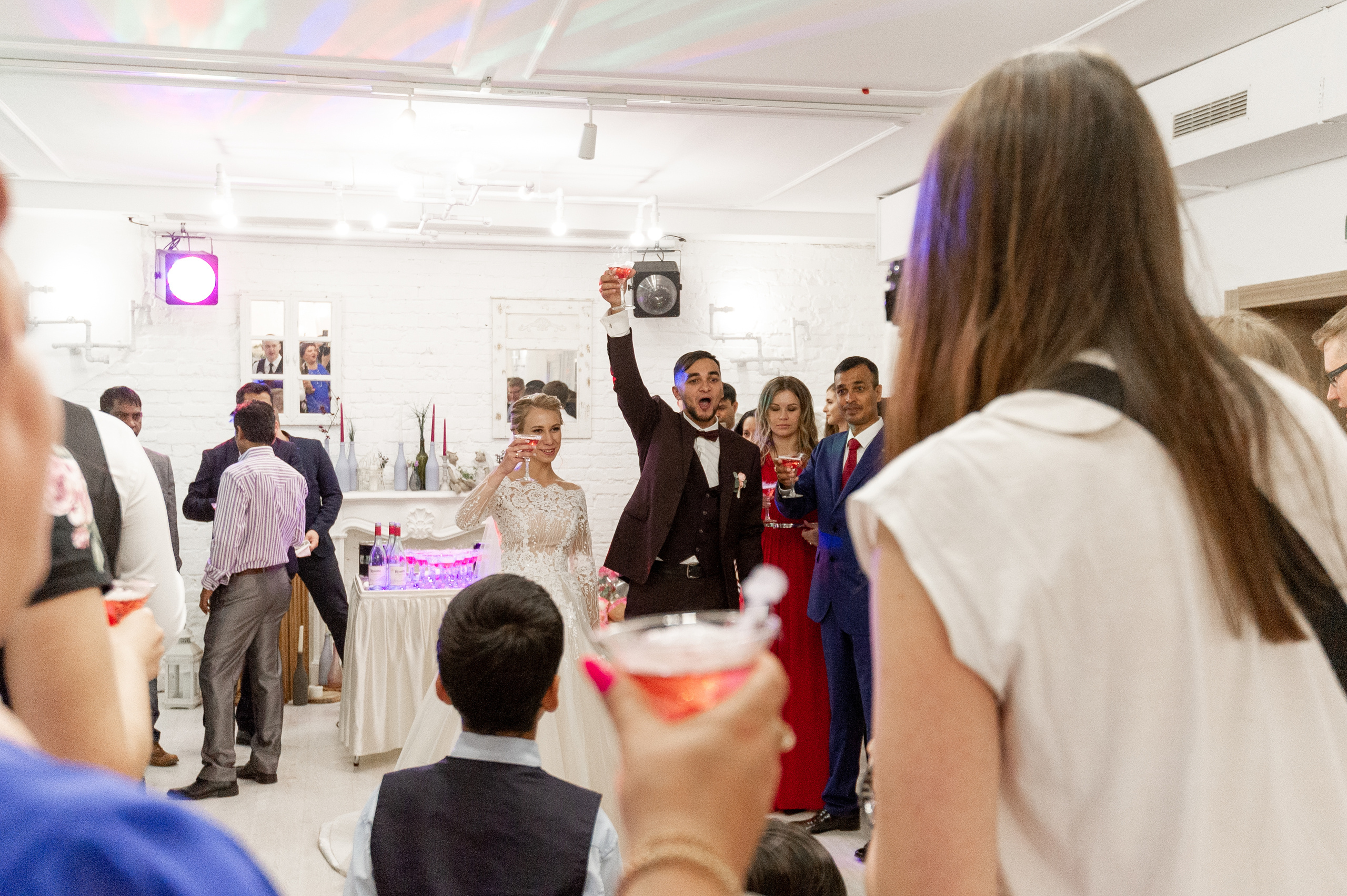 Свадебные фотографии с ретро автомобилем. Свадебный фотограф Наталья Немцева в Санкт-Петербурге