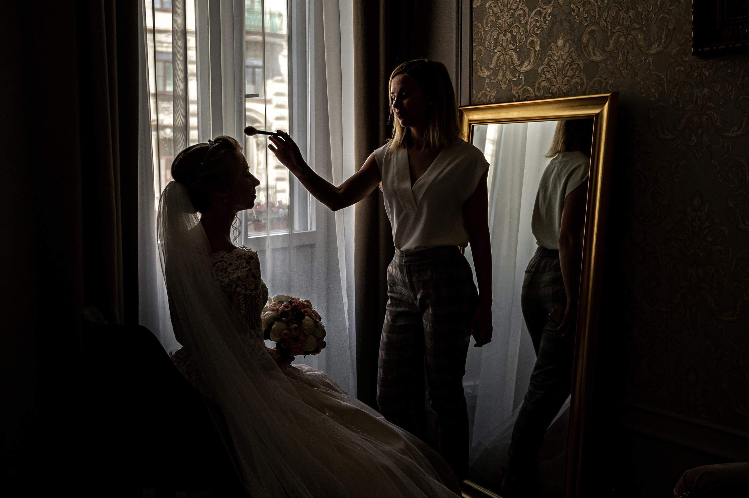 Свадебные фотографии с ретро автомобилем. Свадебный фотограф Наталья Немцева в Санкт-Петербурге