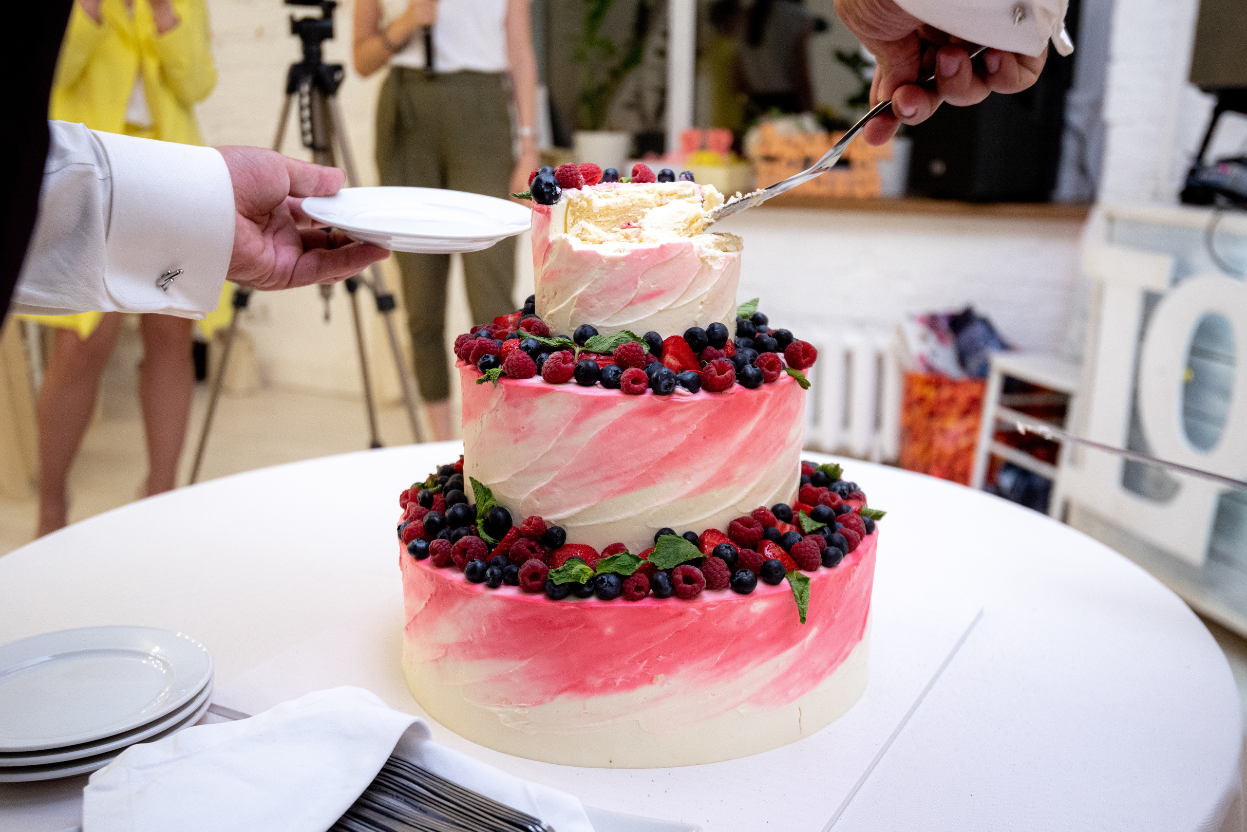 Свадебные фотографии с ретро автомобилем. Свадебный фотограф Наталья Немцева в Санкт-Петербурге