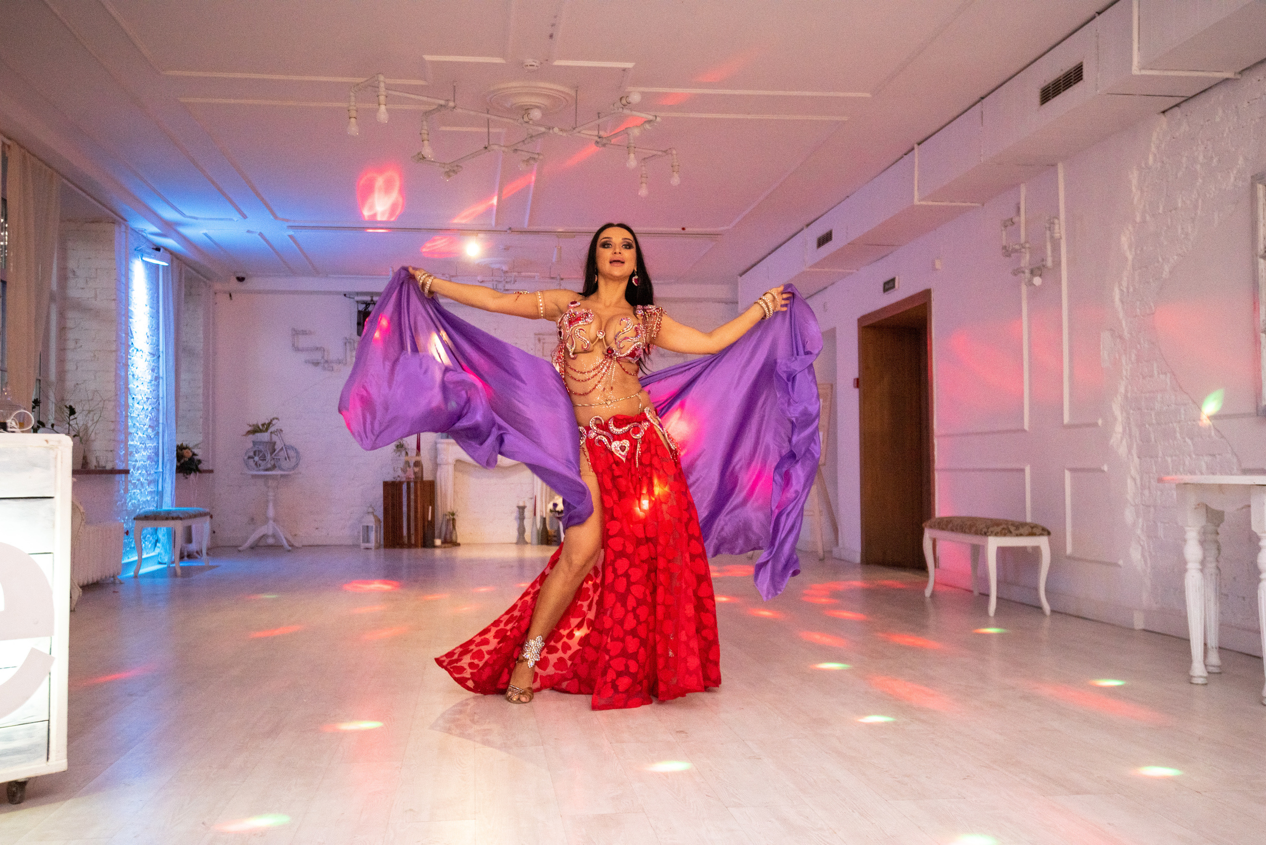 Свадебные фотографии с ретро автомобилем. Свадебный фотограф Наталья Немцева в Санкт-Петербурге