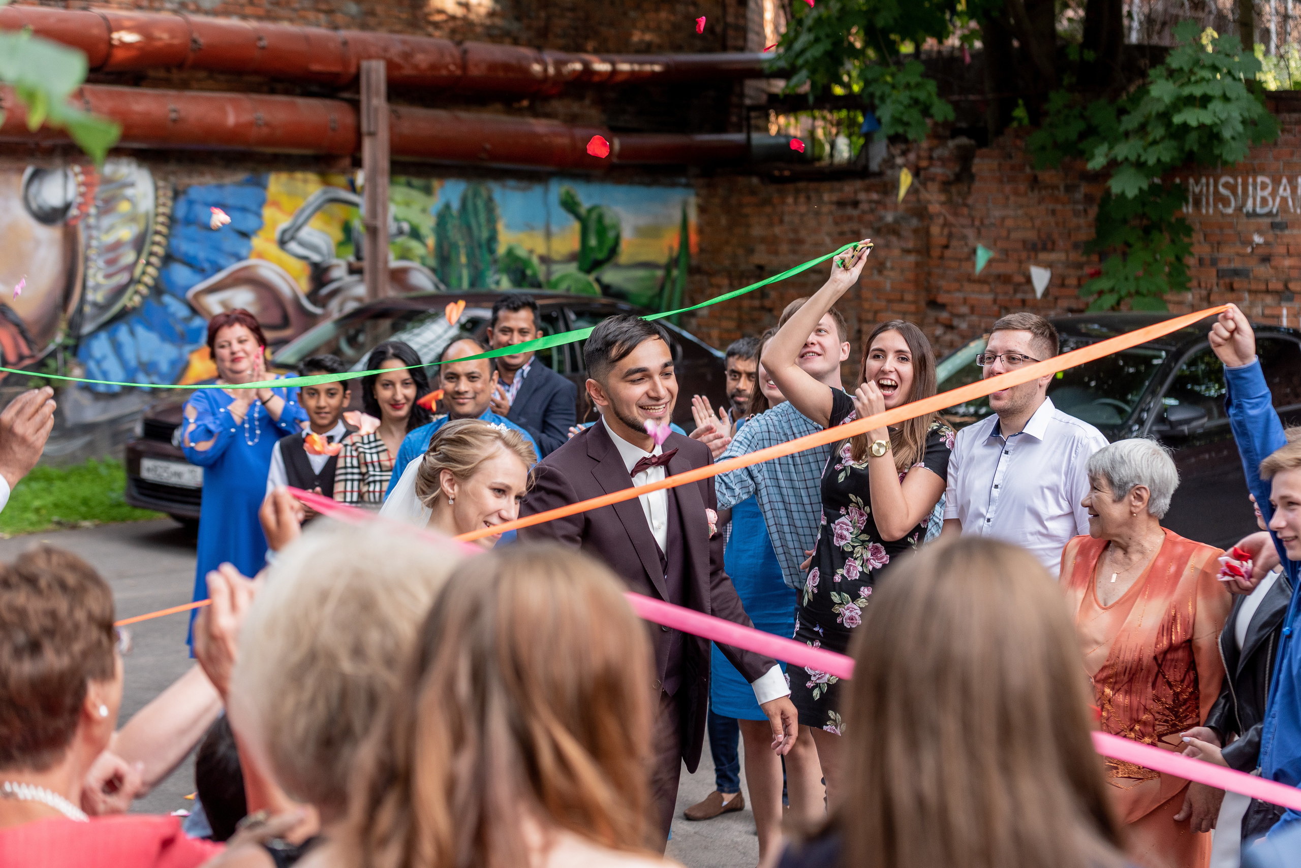 Свадебные фотографии с ретро автомобилем. Свадебный фотограф Наталья Немцева в Санкт-Петербурге