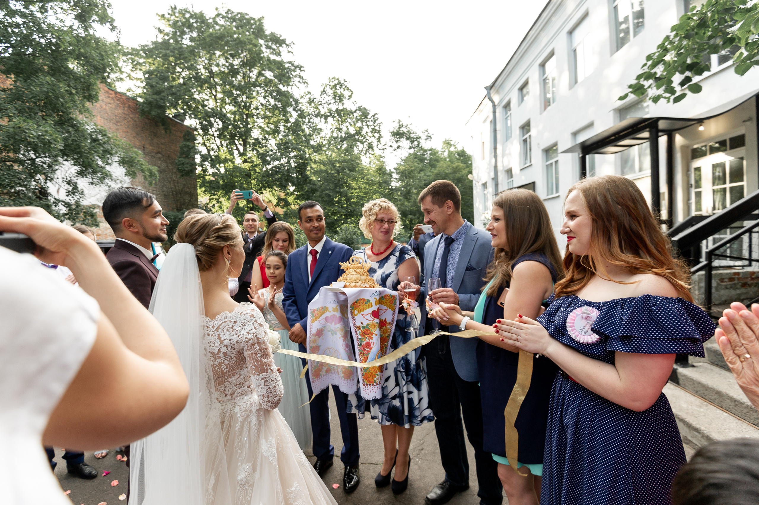 Свадебные фотографии с ретро автомобилем. Свадебный фотограф Наталья Немцева в Санкт-Петербурге